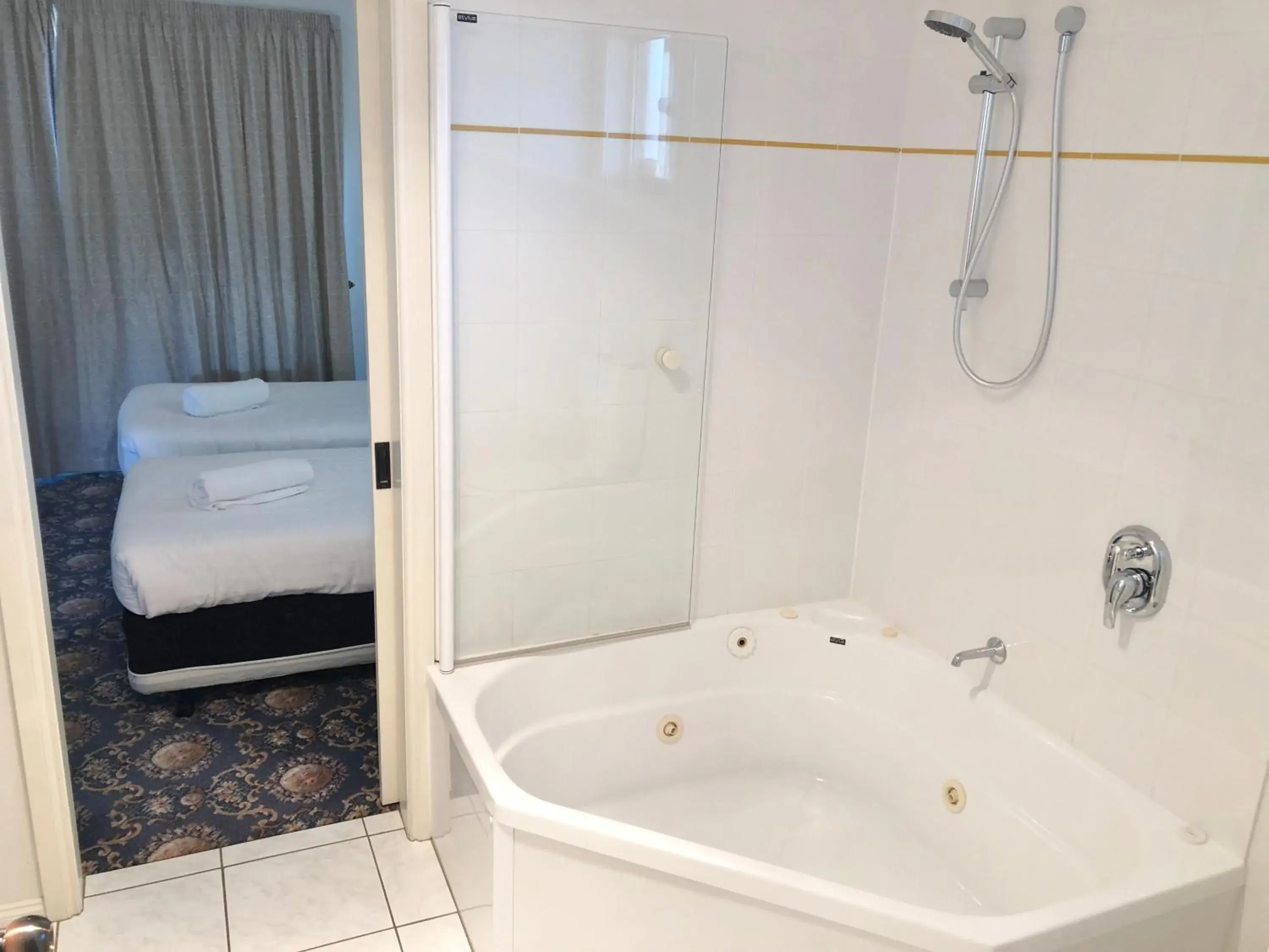 Maria Villa 7 - Waterview in Eastcoaster Tasmania Maria Villa 7 - Waterview in Eastcoaster Tasmania