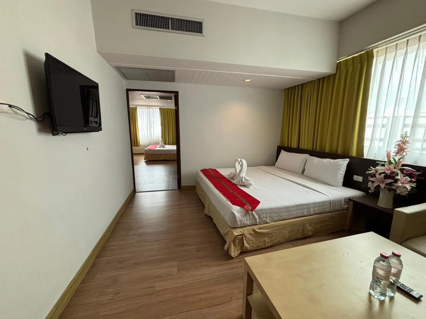 Bed in Aloha Hatyai Hotel