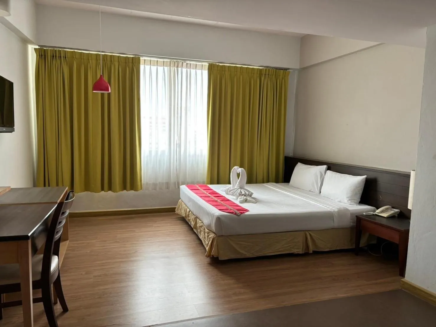 Bed in Aloha Hatyai Hotel