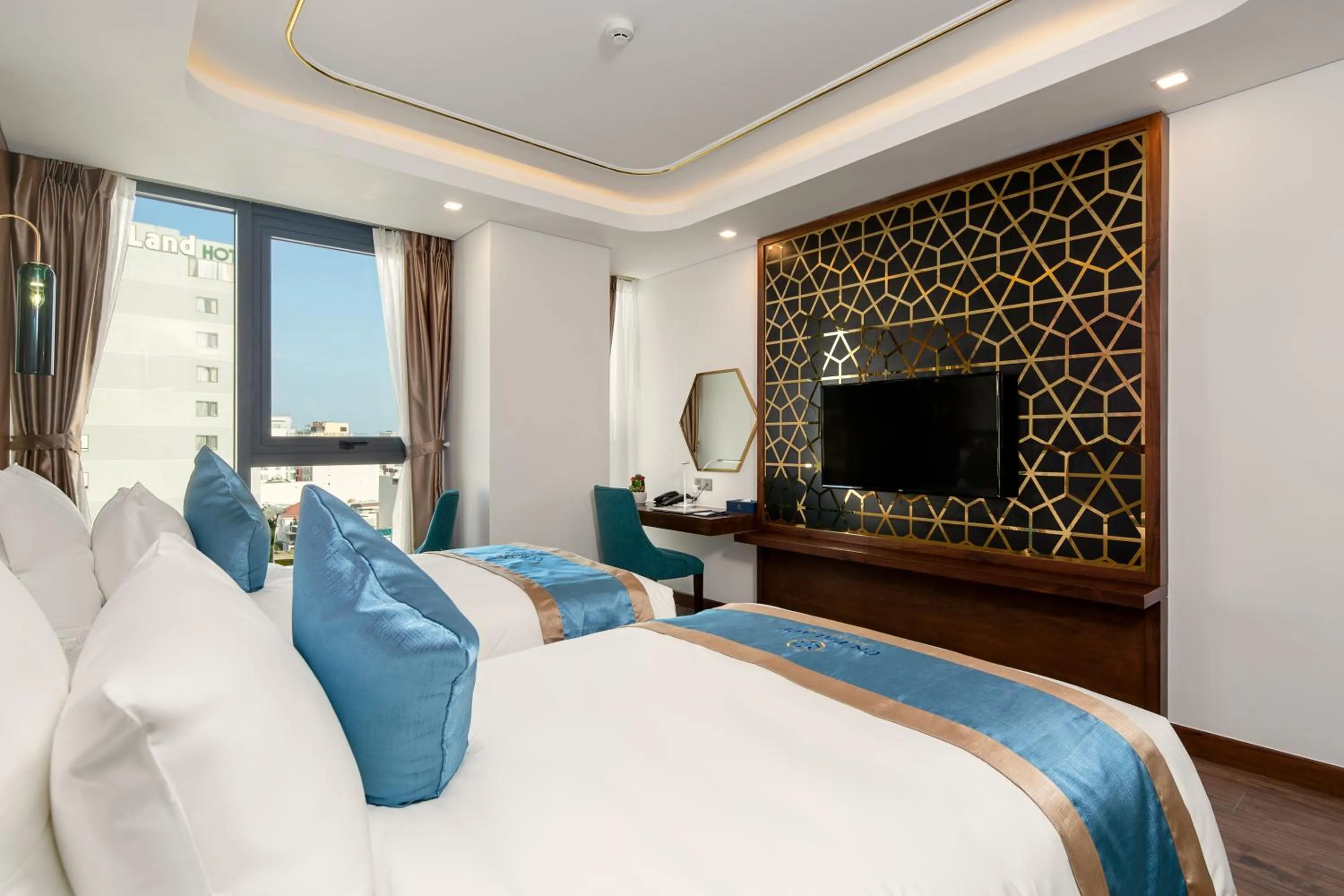 Bed in CN Palace Boutique Hotel & Spa