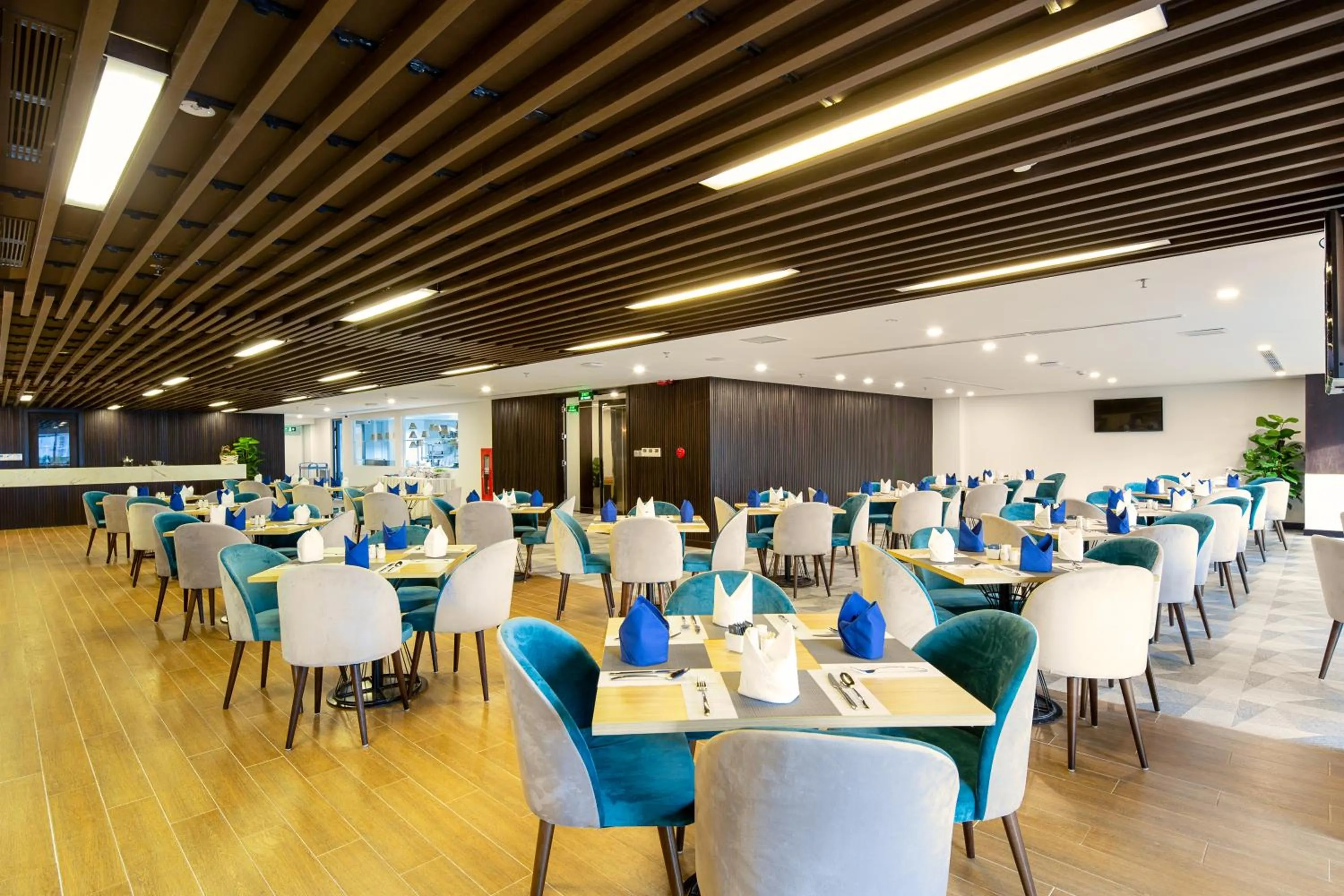 Restaurant/places to eat in CN Palace Boutique Hotel & Spa