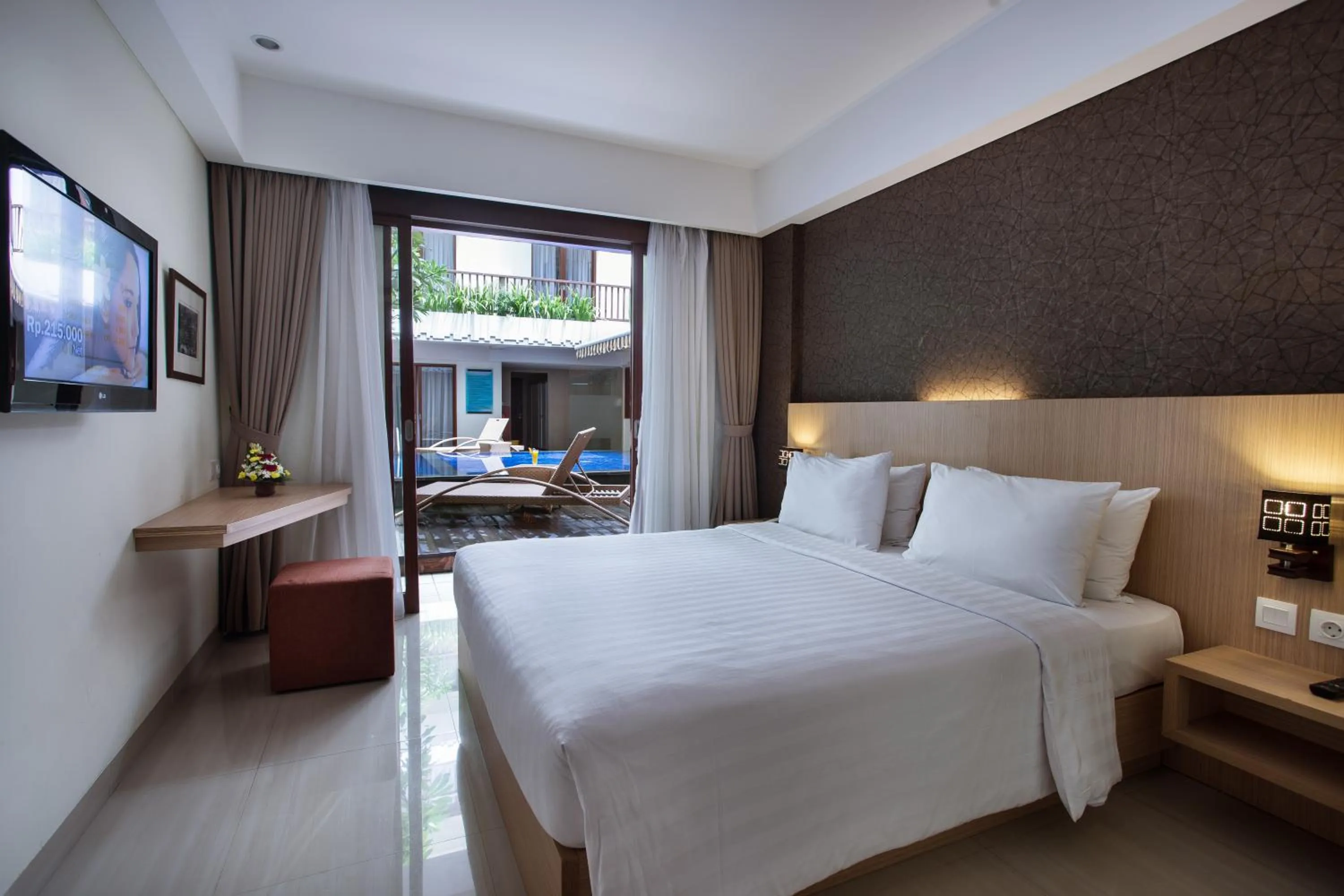 Bedroom, Bed in Sense Sunset Hotel Seminyak