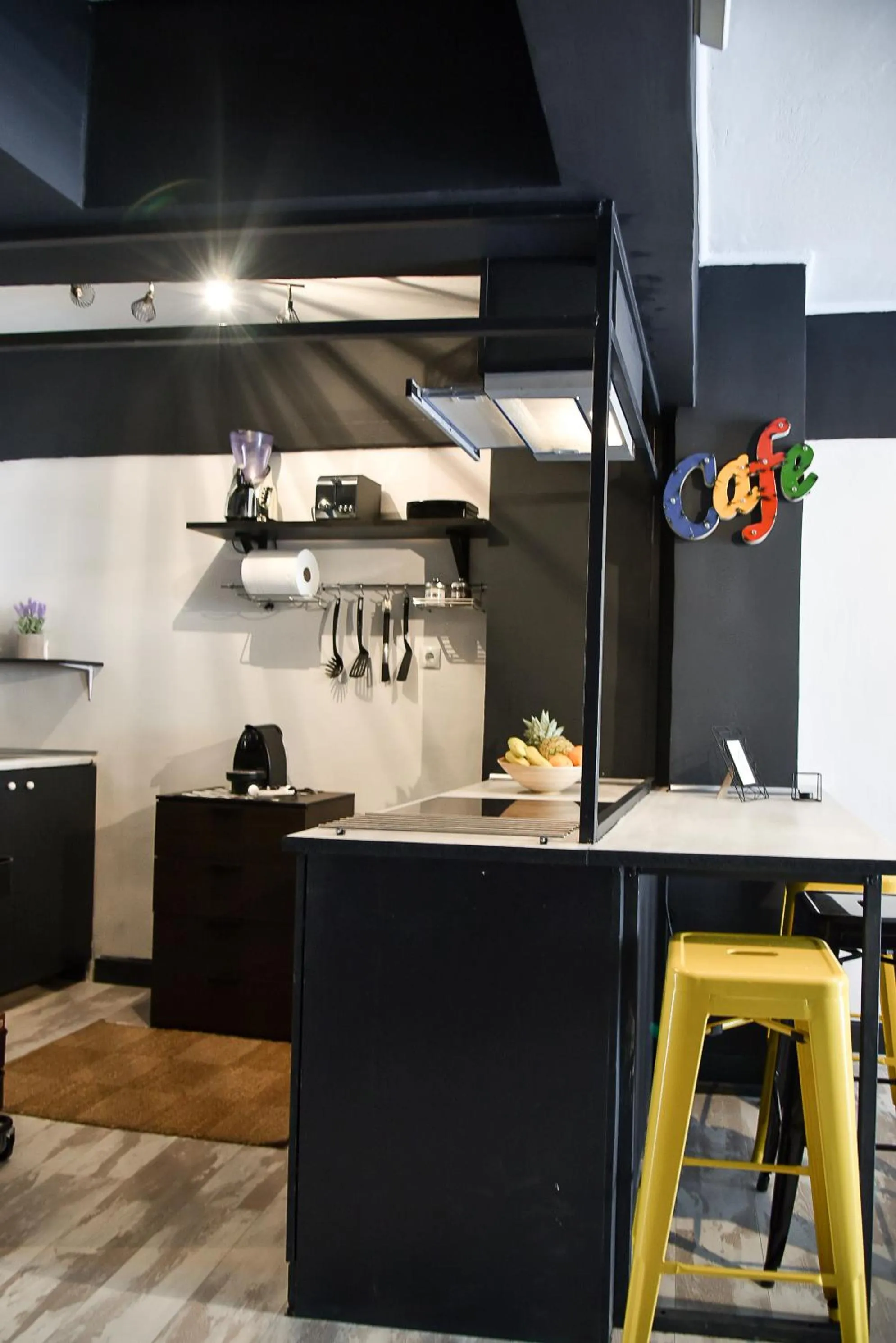 Home Plus Psirri Apartment