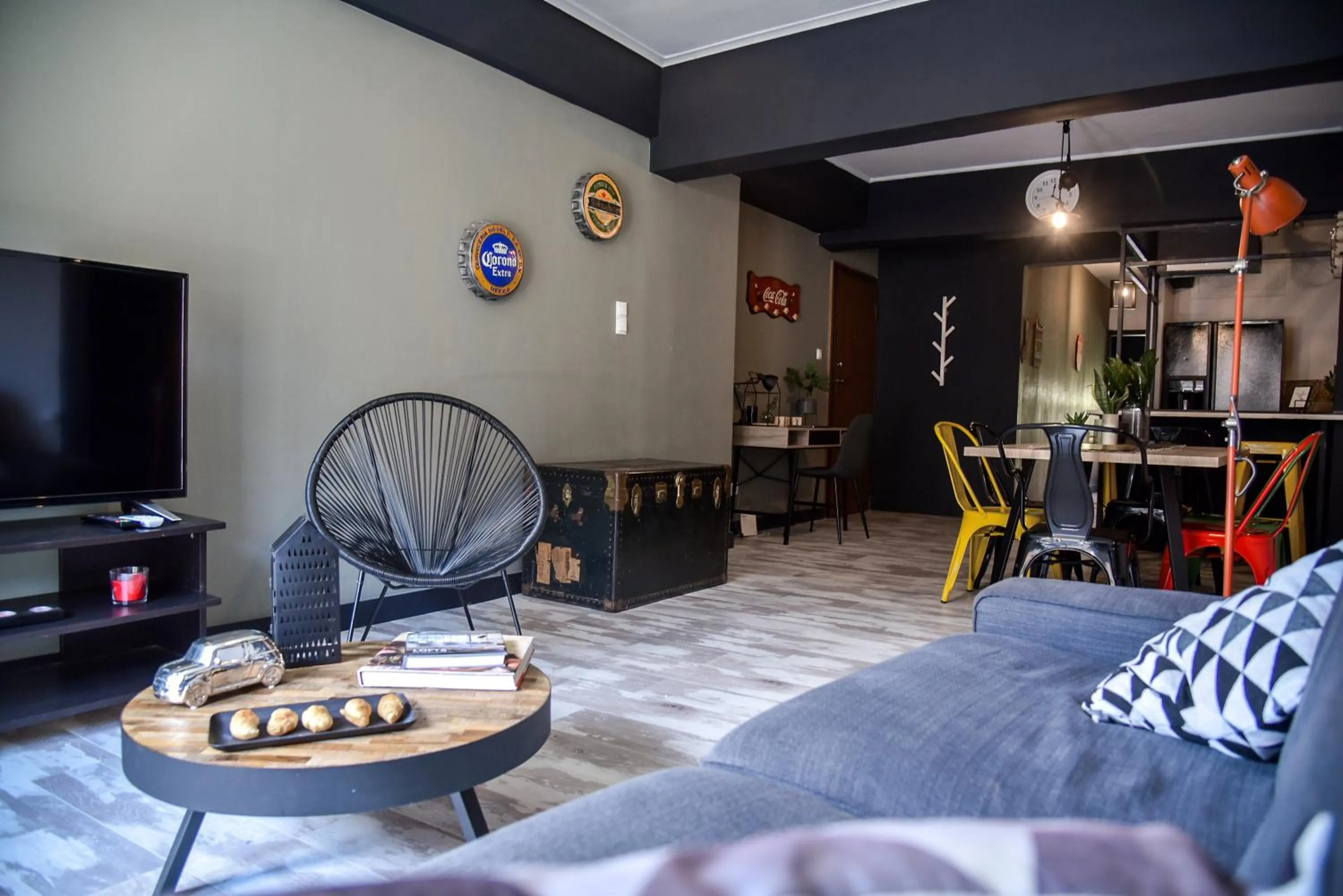 Home Plus Psirri Apartment