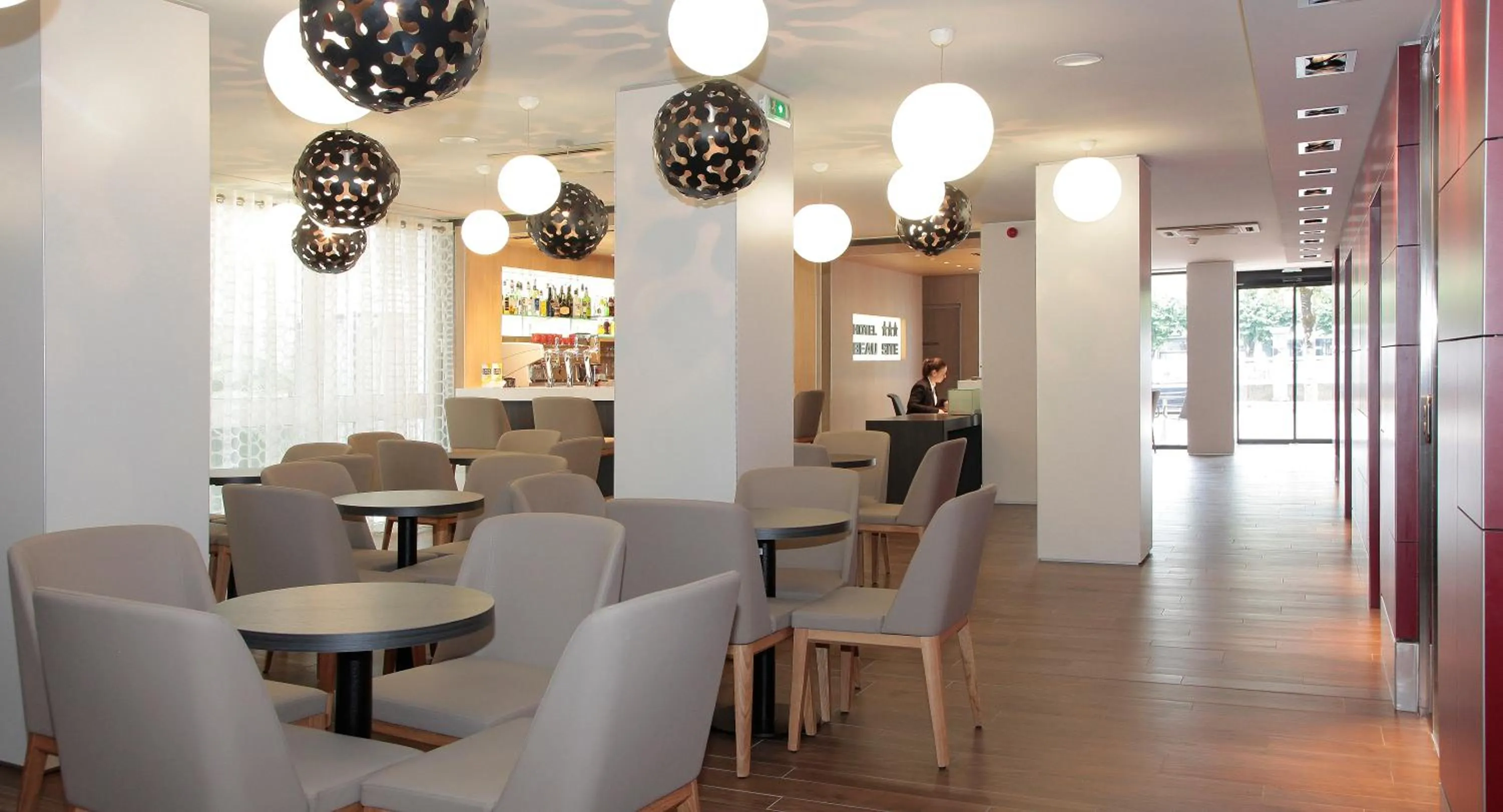 Lounge or bar in Hôtel Beau Site