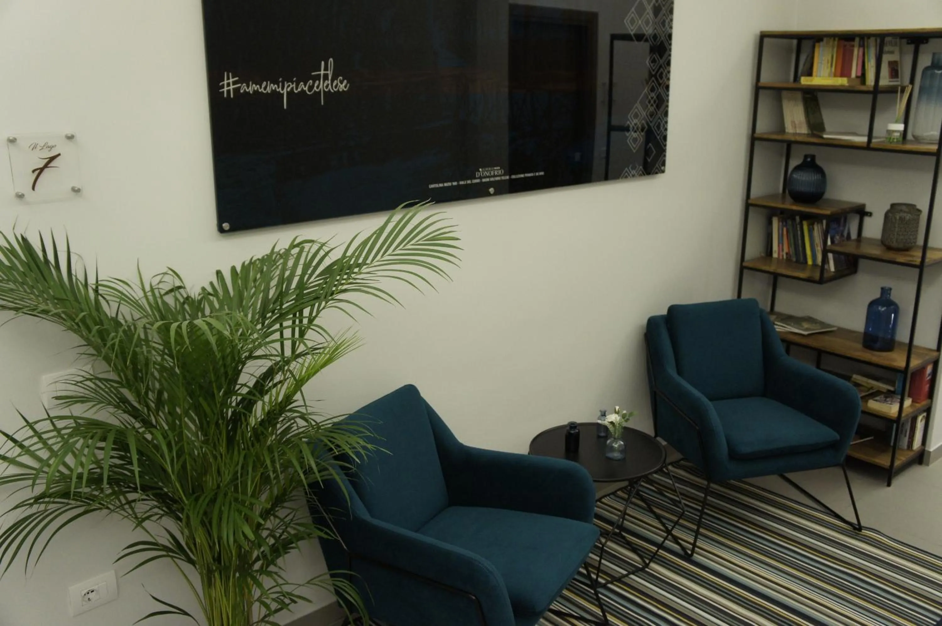 Library in Albergo D'Onofrio