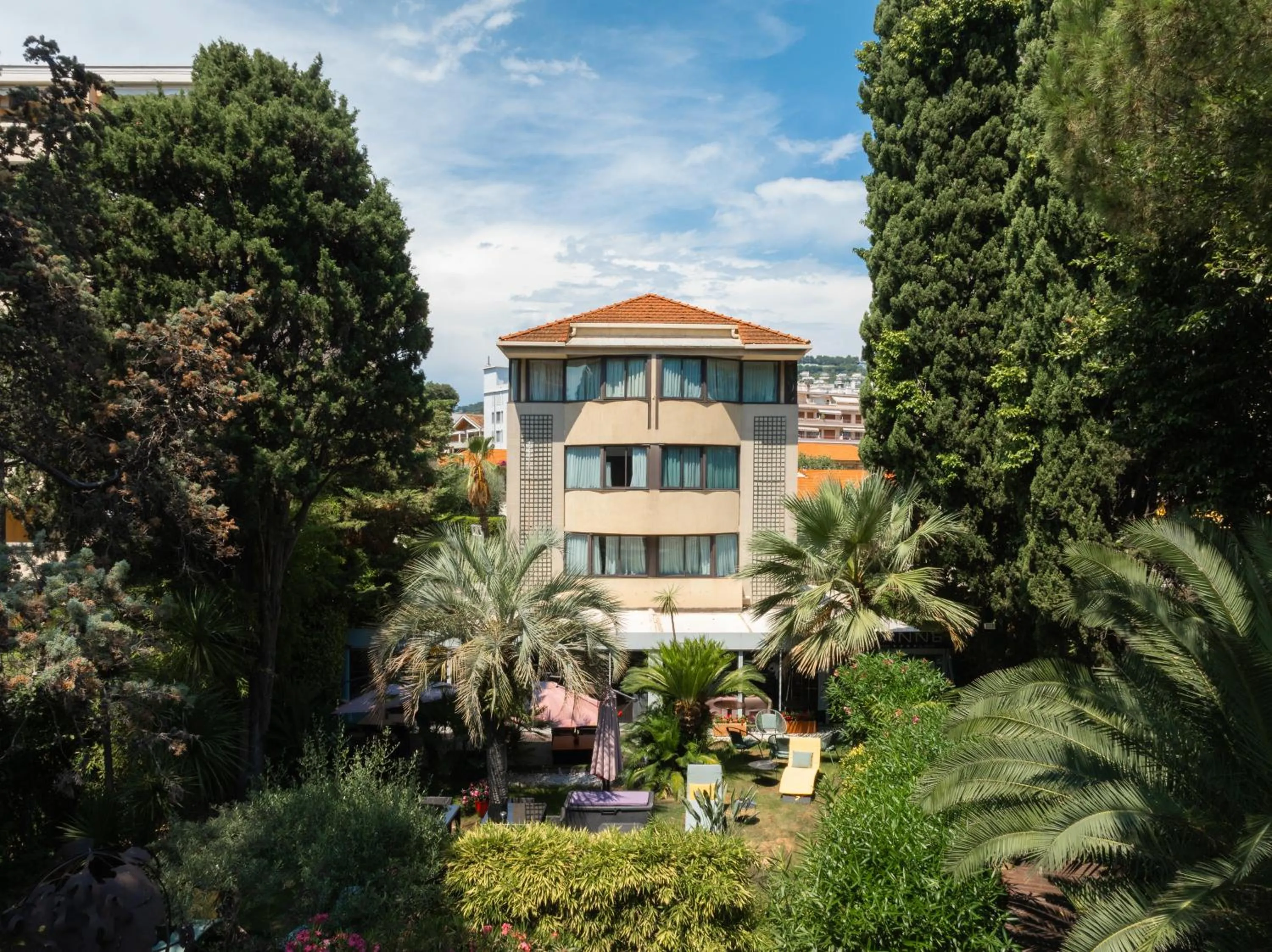 Patio in Cézanne Hôtel
