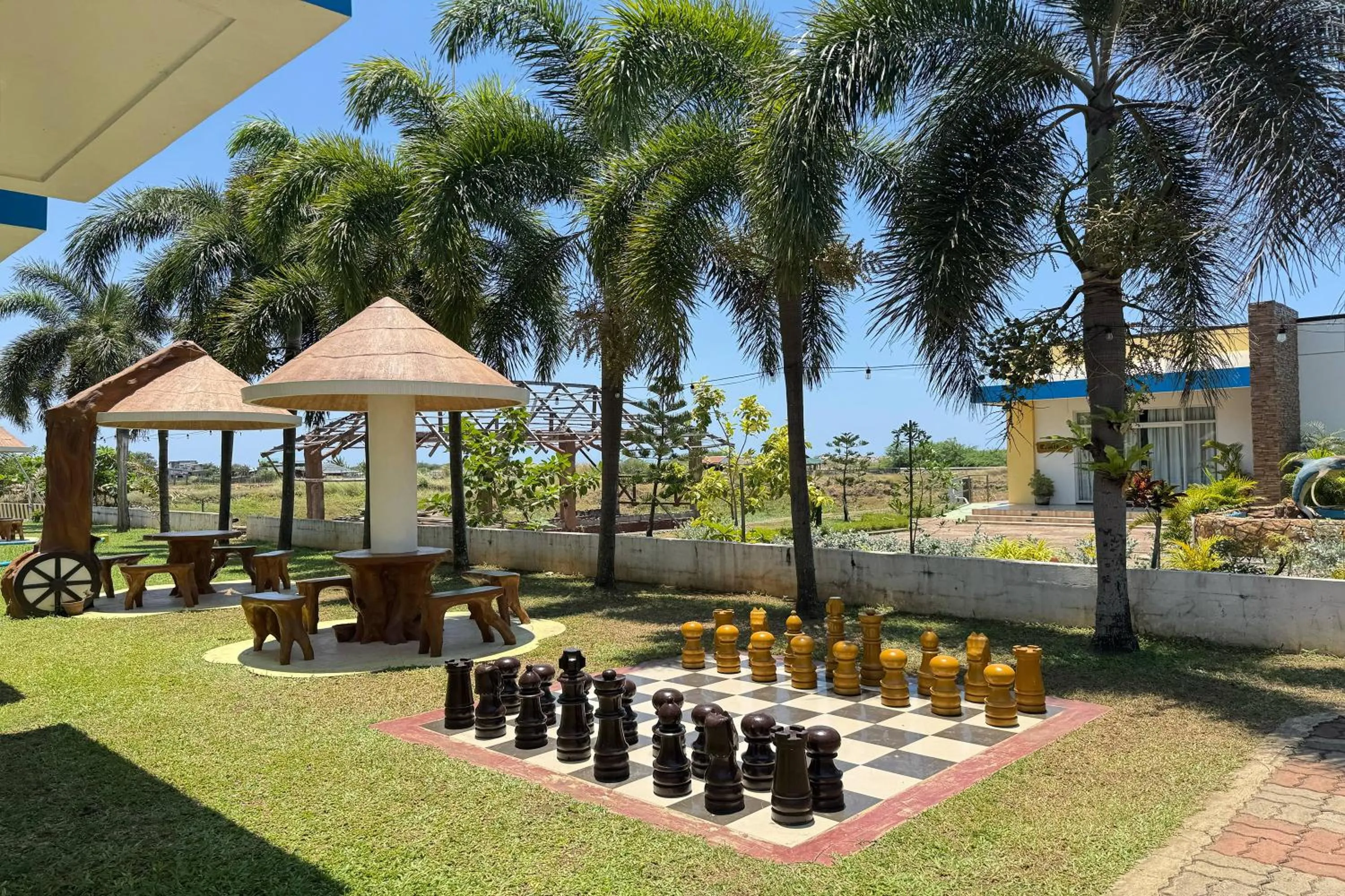 Garden in OveMar Resort Hotel near Vigan