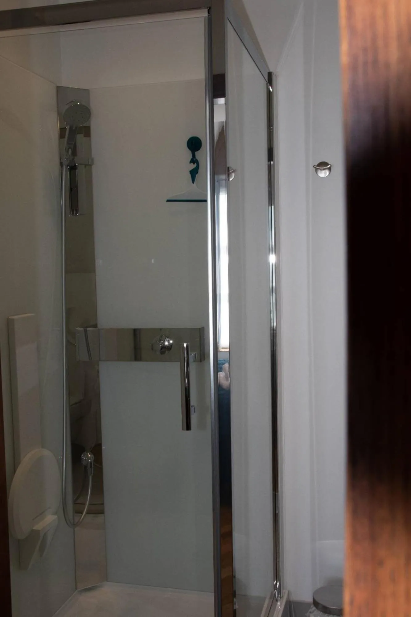 Shower in LA CHARMERAIE