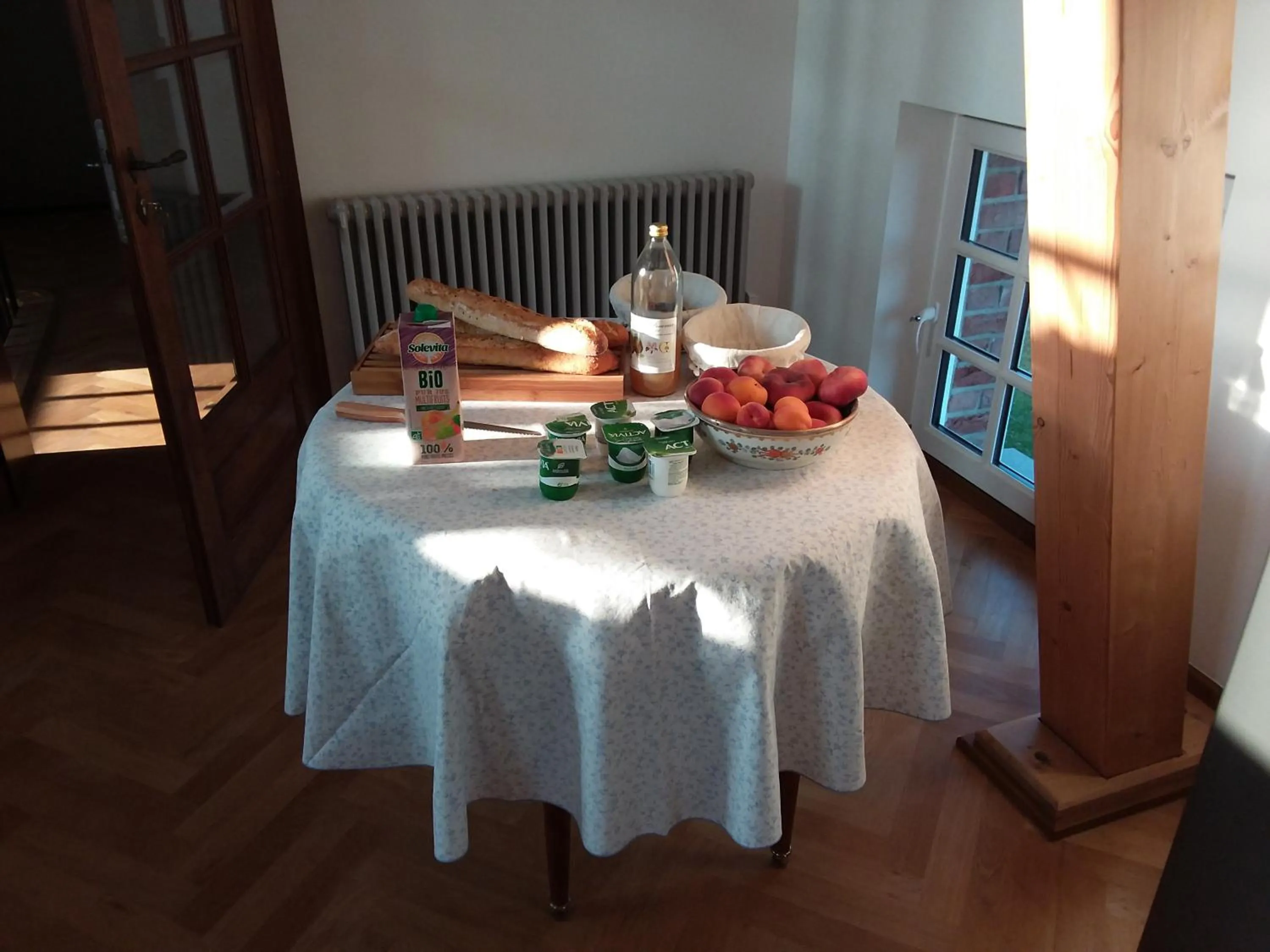 Continental breakfast in LA CHARMERAIE