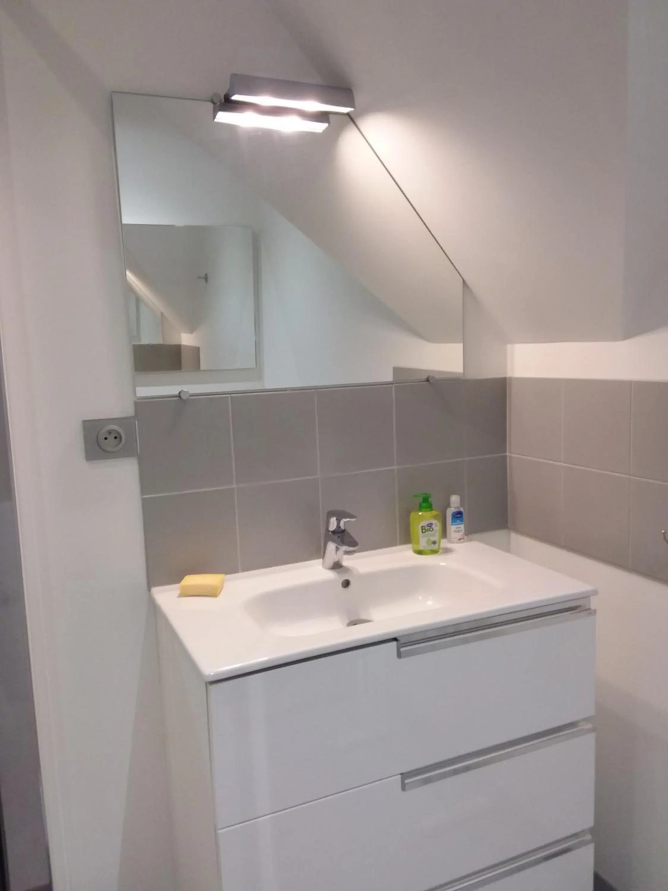 Bathroom in LA CHARMERAIE