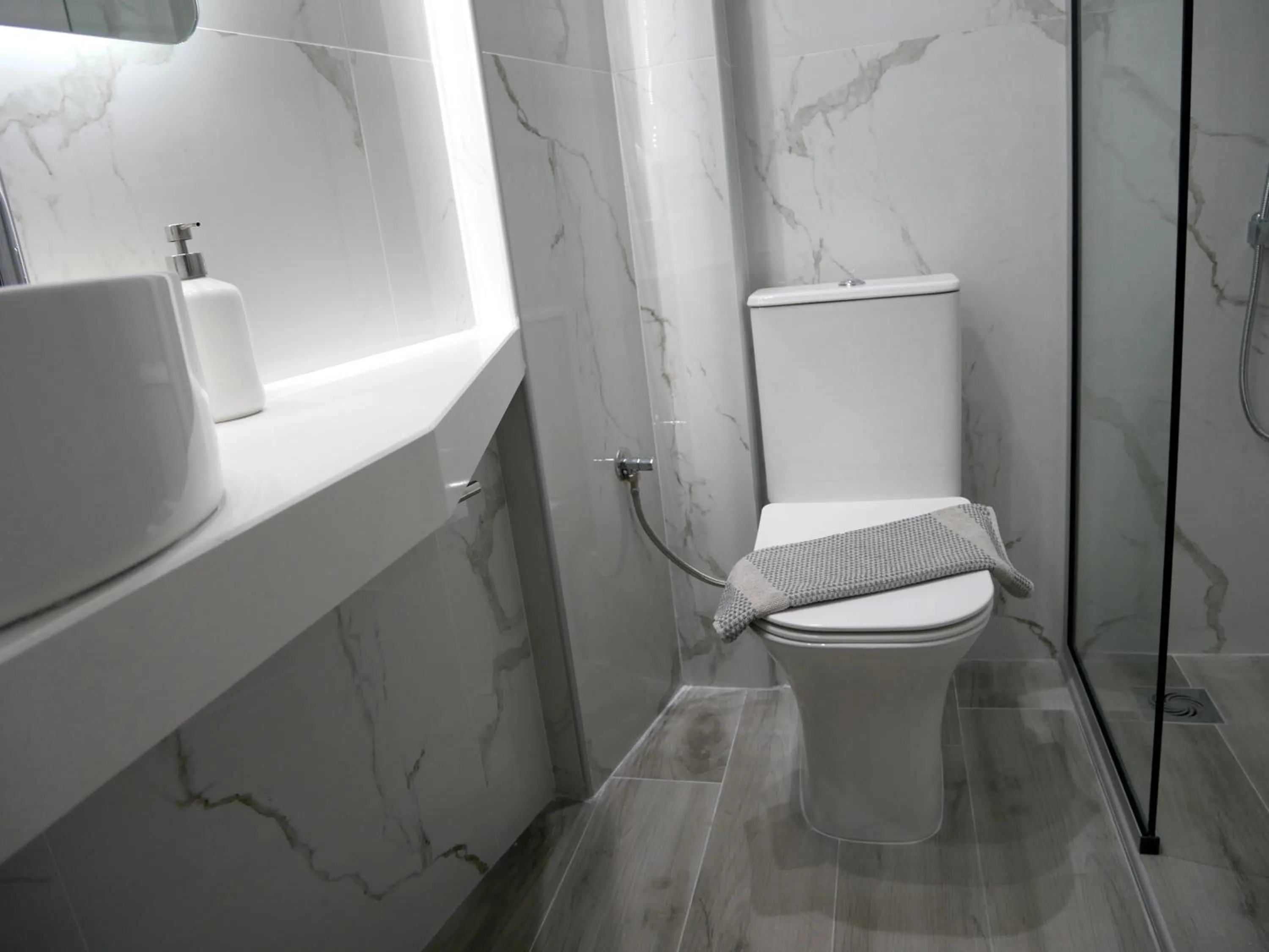 Bathroom in Sandra's Studios