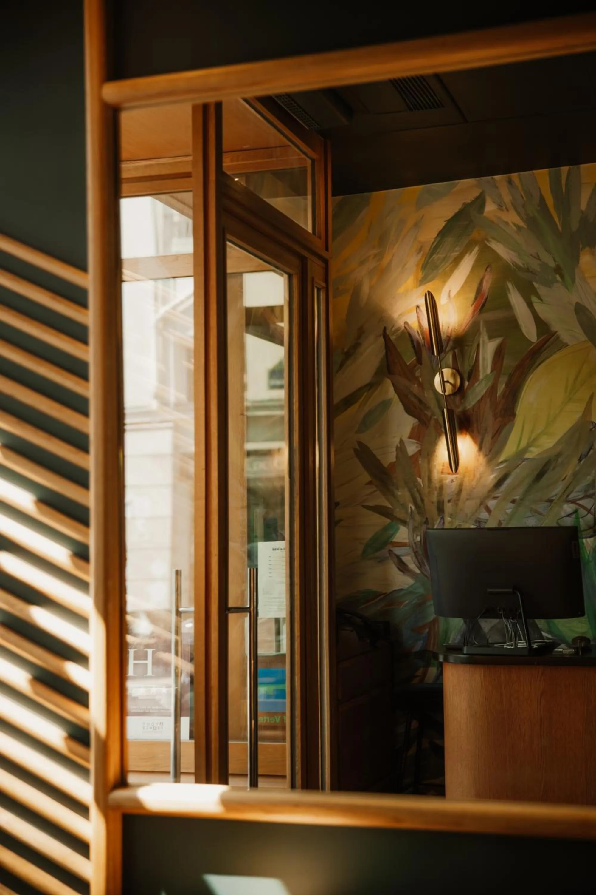 Lobby or reception in Hôtel Edgar & Achille