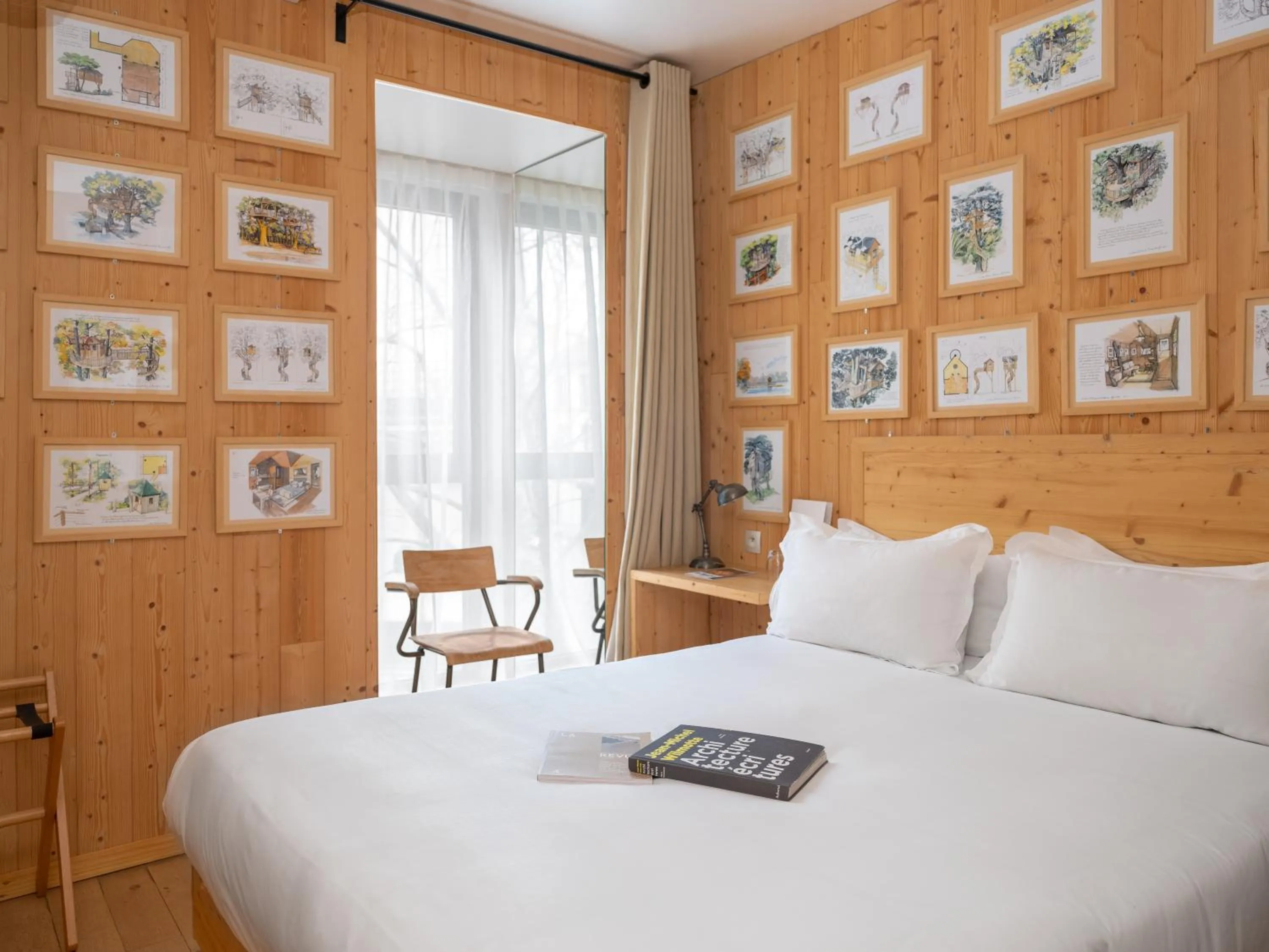 Bedroom, Bed in Hôtel Edgar & Achille