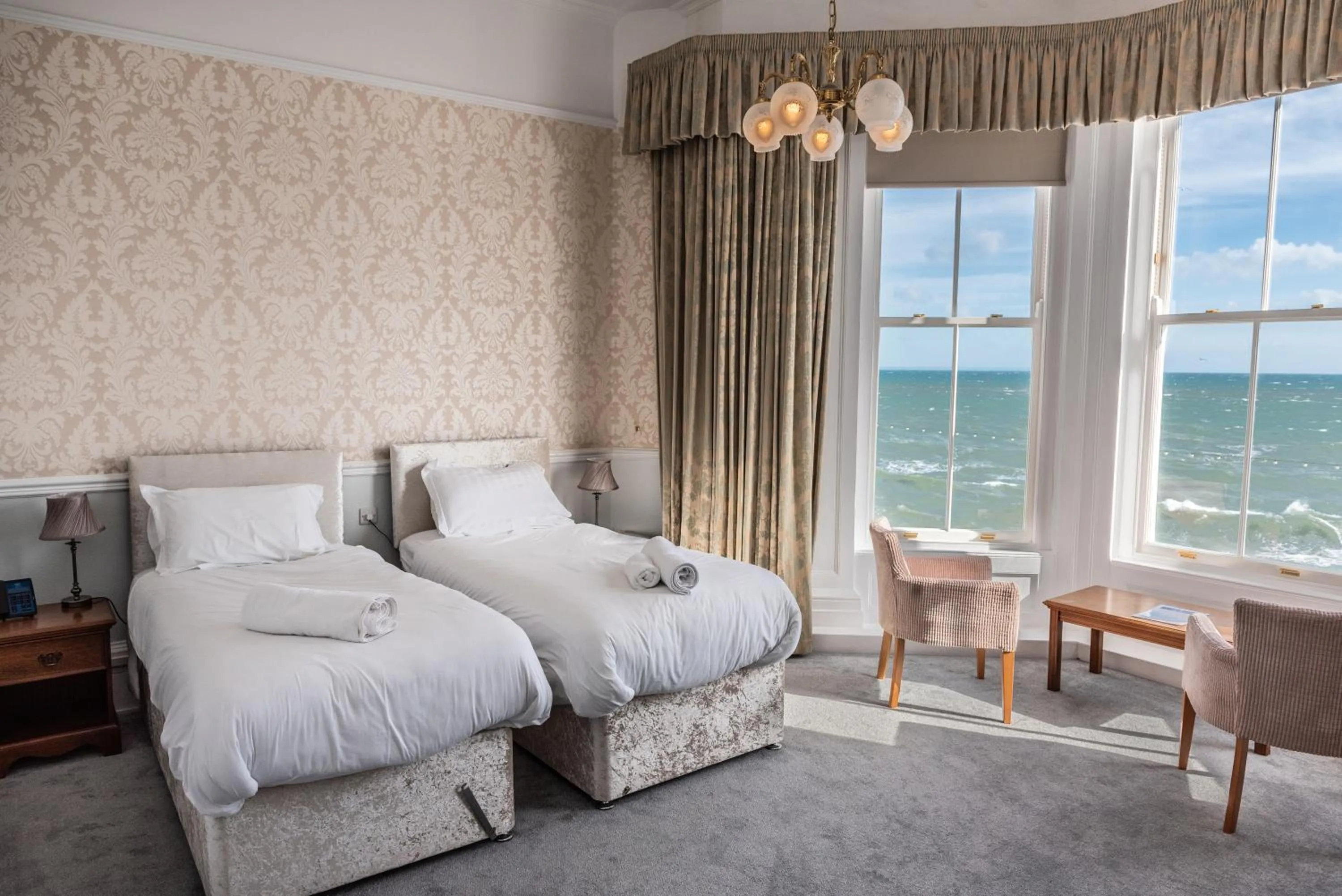 Bed in The Queens Hotel