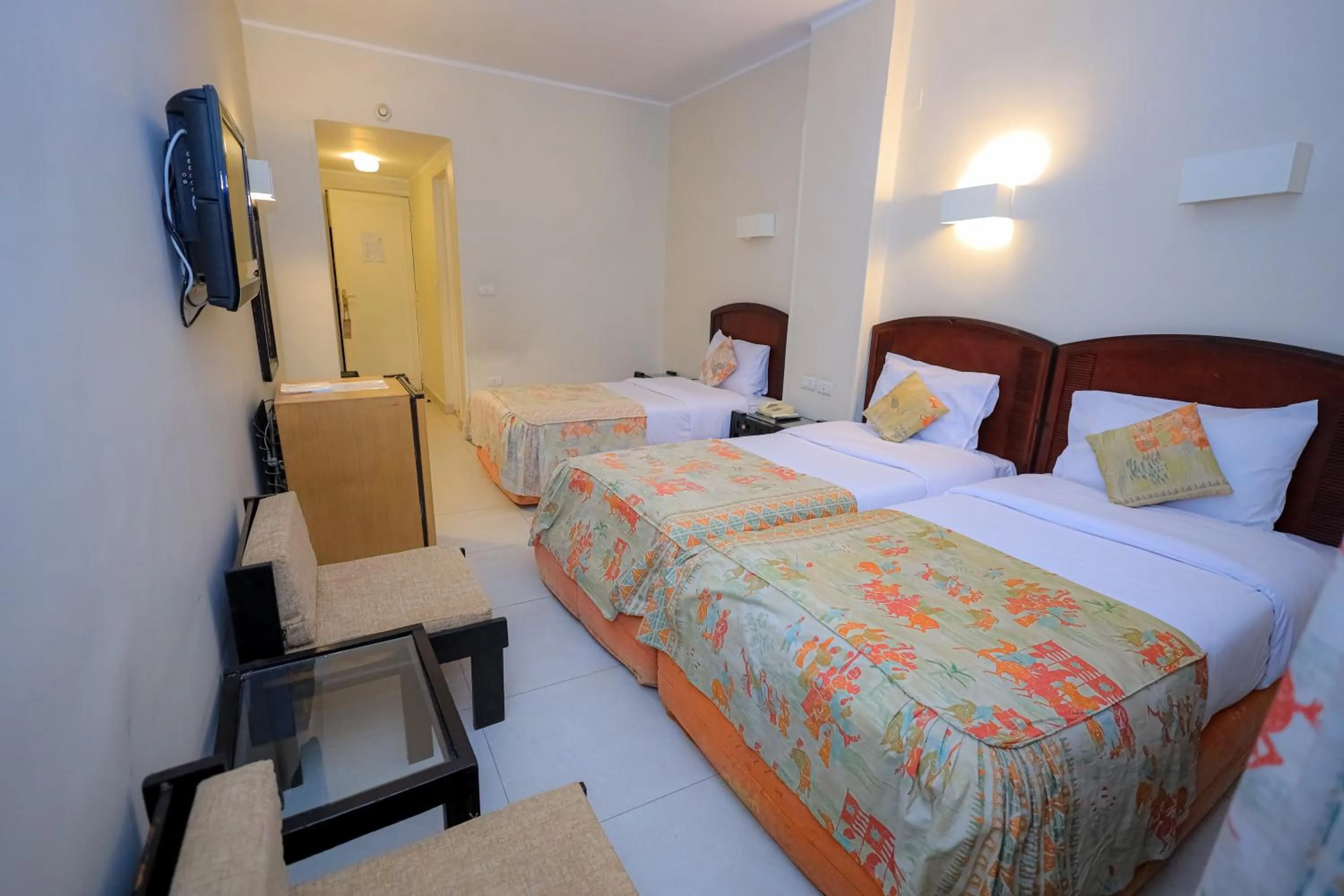 Photo of the whole room, Bed in Cleopatra Hotel