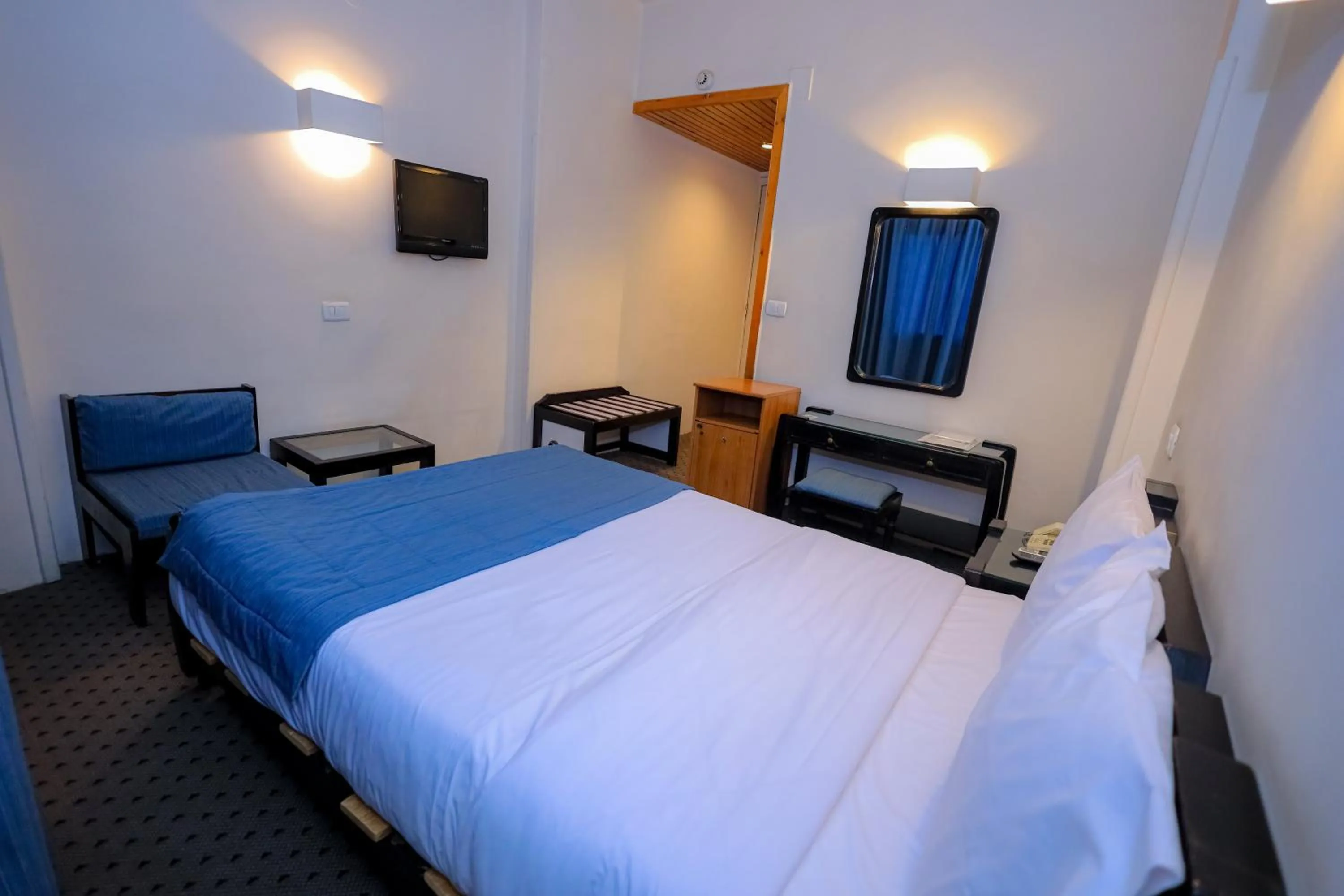 Photo of the whole room, Bed in Cleopatra Hotel