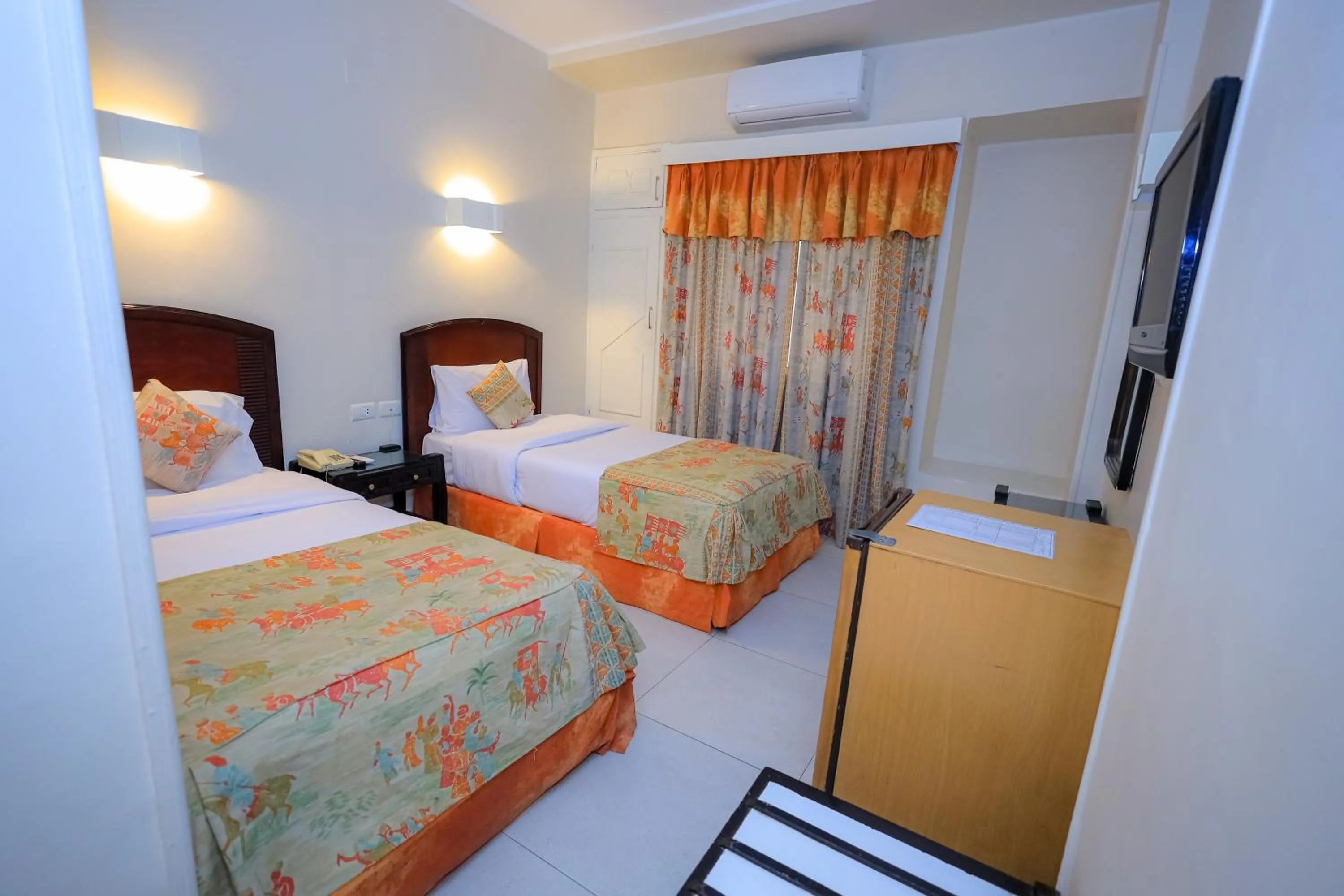 Photo of the whole room, Bed in Cleopatra Hotel