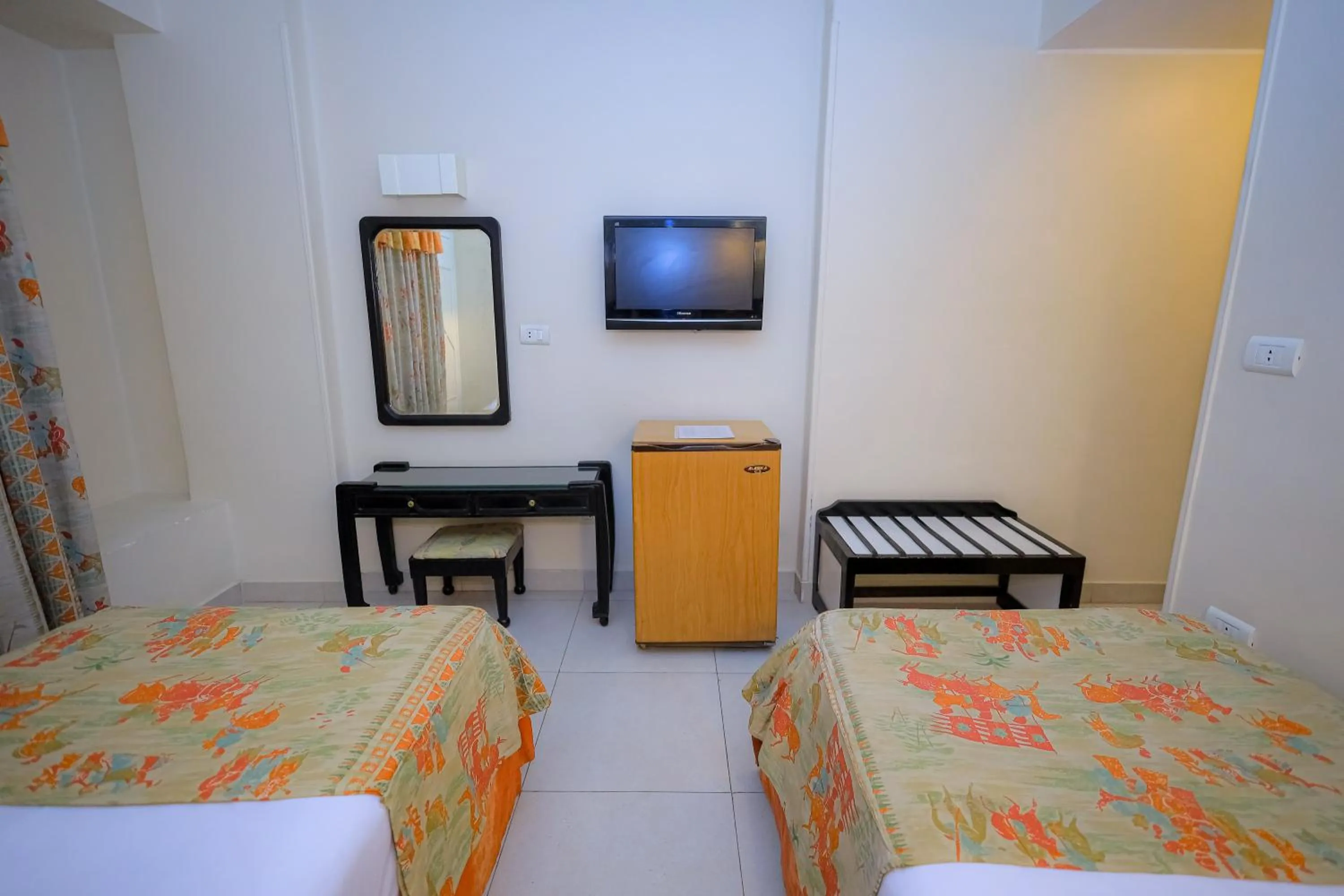 Photo of the whole room, Bed in Cleopatra Hotel