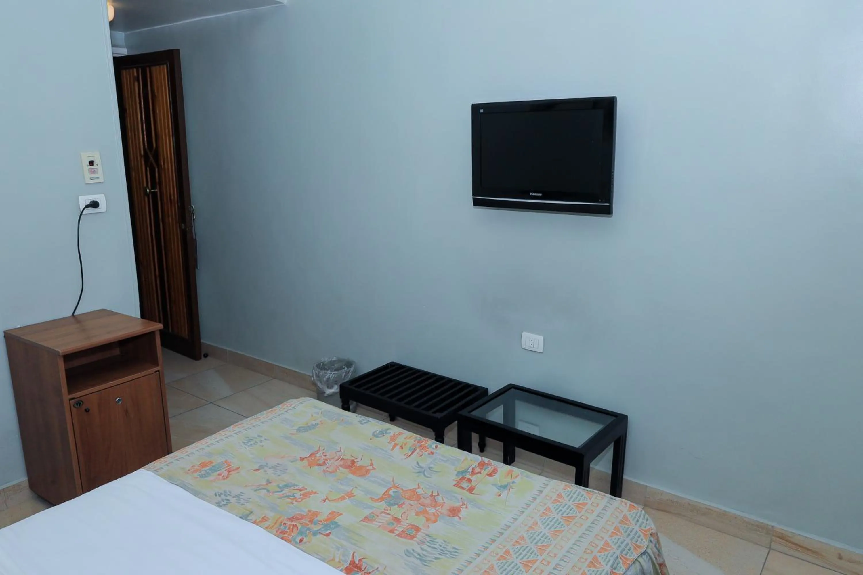 Photo of the whole room, Bed in Cleopatra Hotel