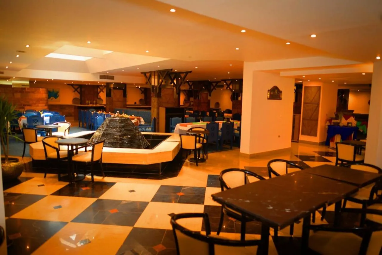 Lounge or bar in Cleopatra Hotel