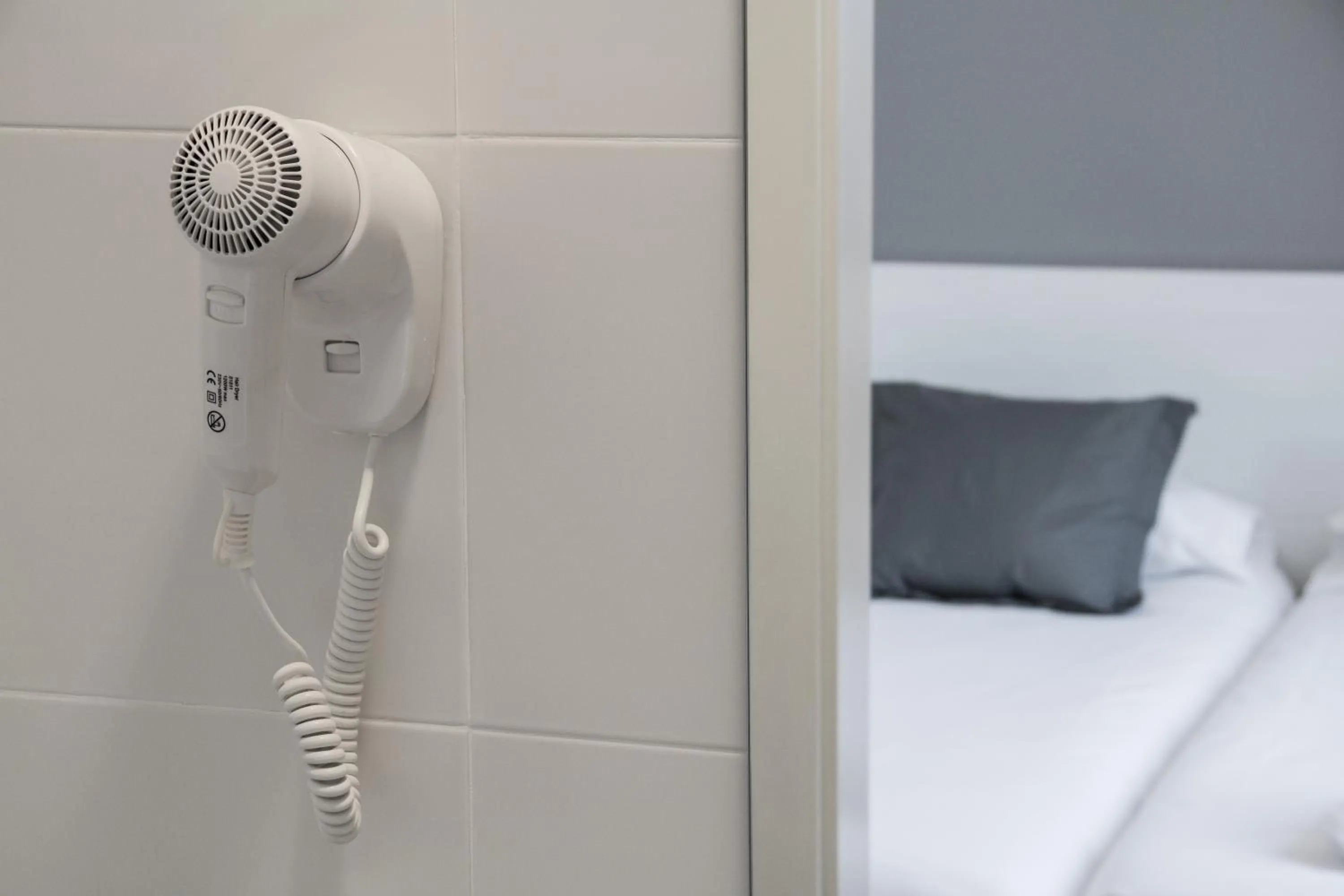 Bathroom, Bed in Hostalin Barcelona Gran Via