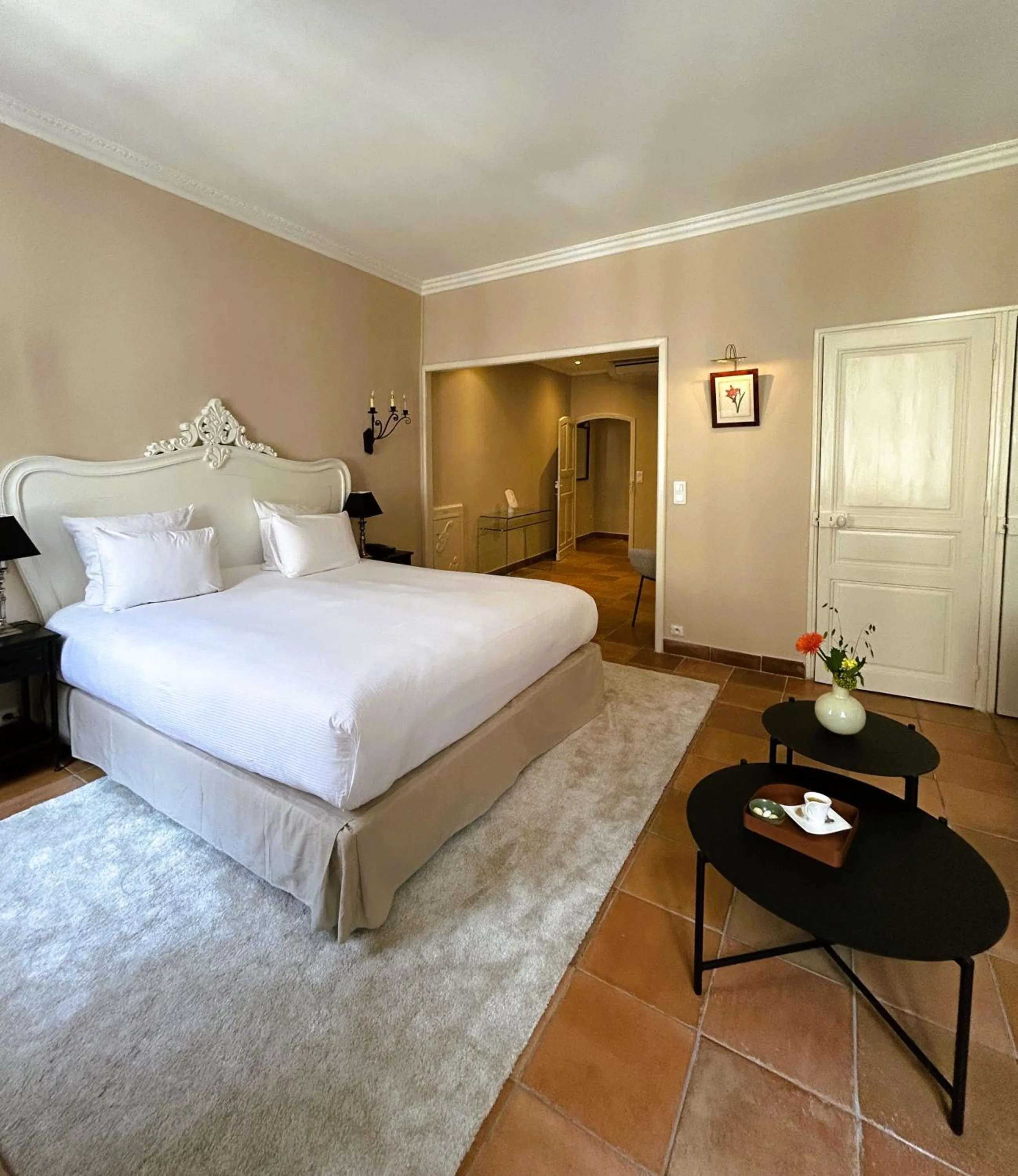 Bed in Maison Bérard Hôtel - Restaurant - Spa