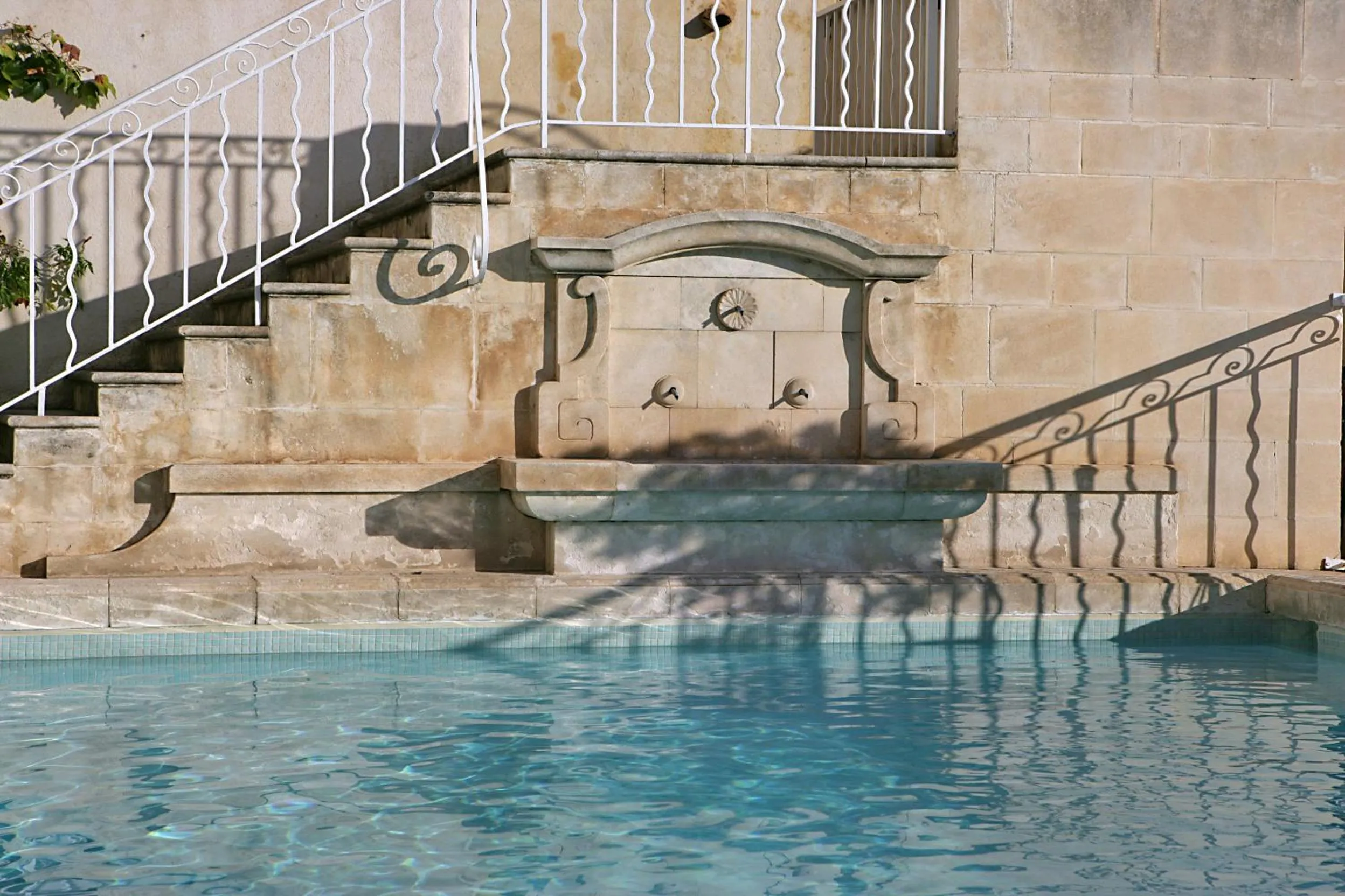 Swimming pool in Maison Bérard Hôtel - Restaurant - Spa