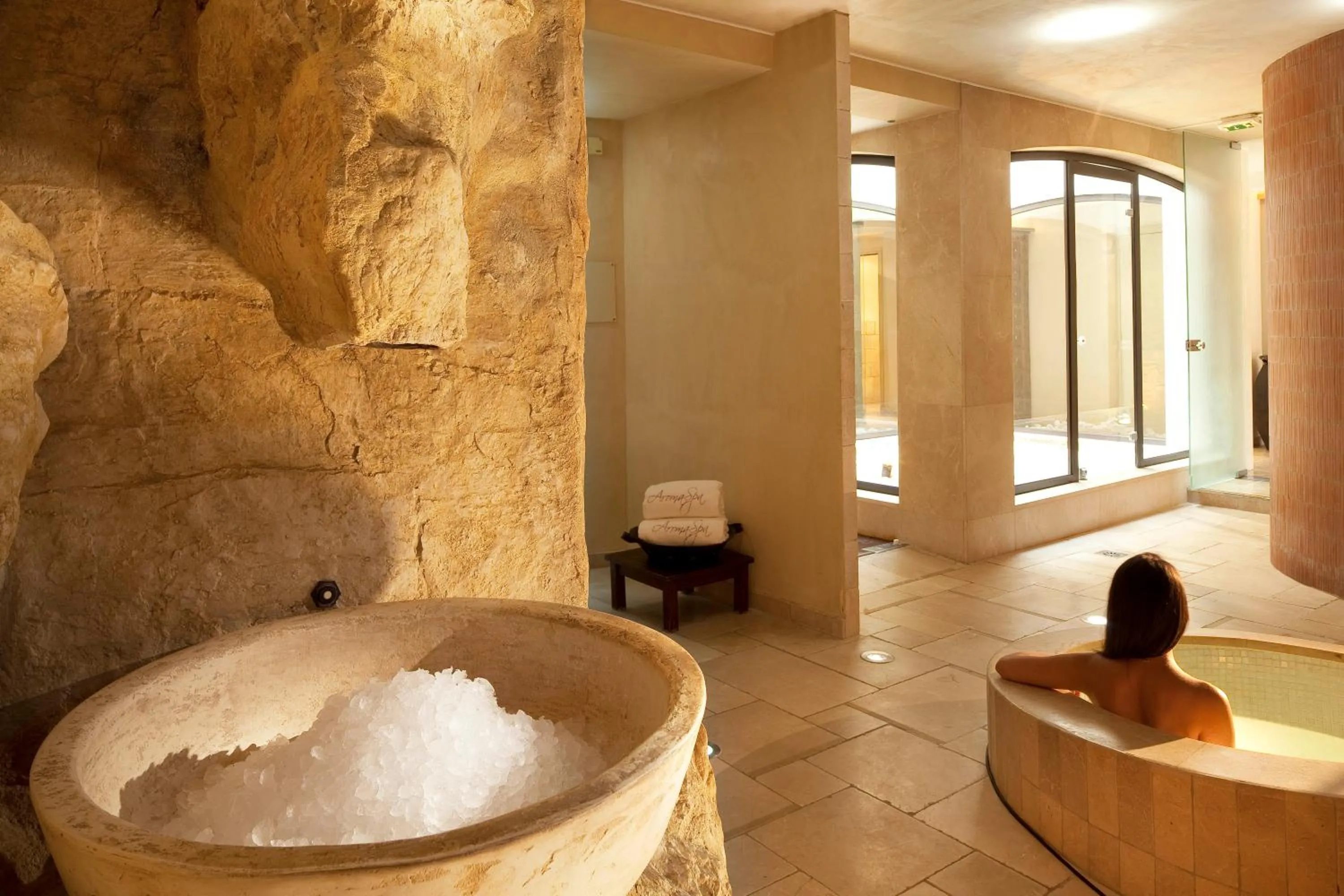 People in Maison Bérard Hôtel - Restaurant - Spa