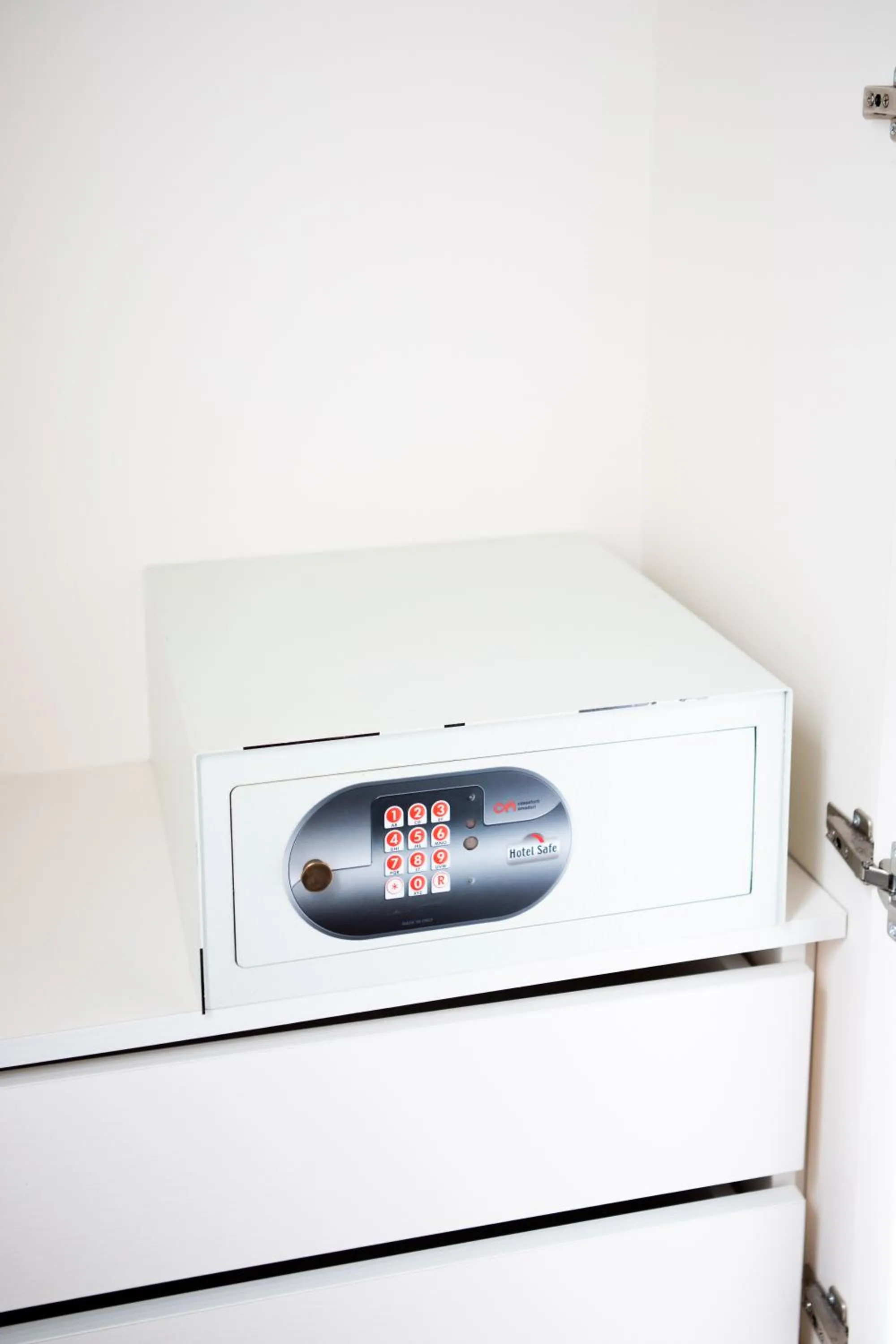 safe in Hotel Casablanca