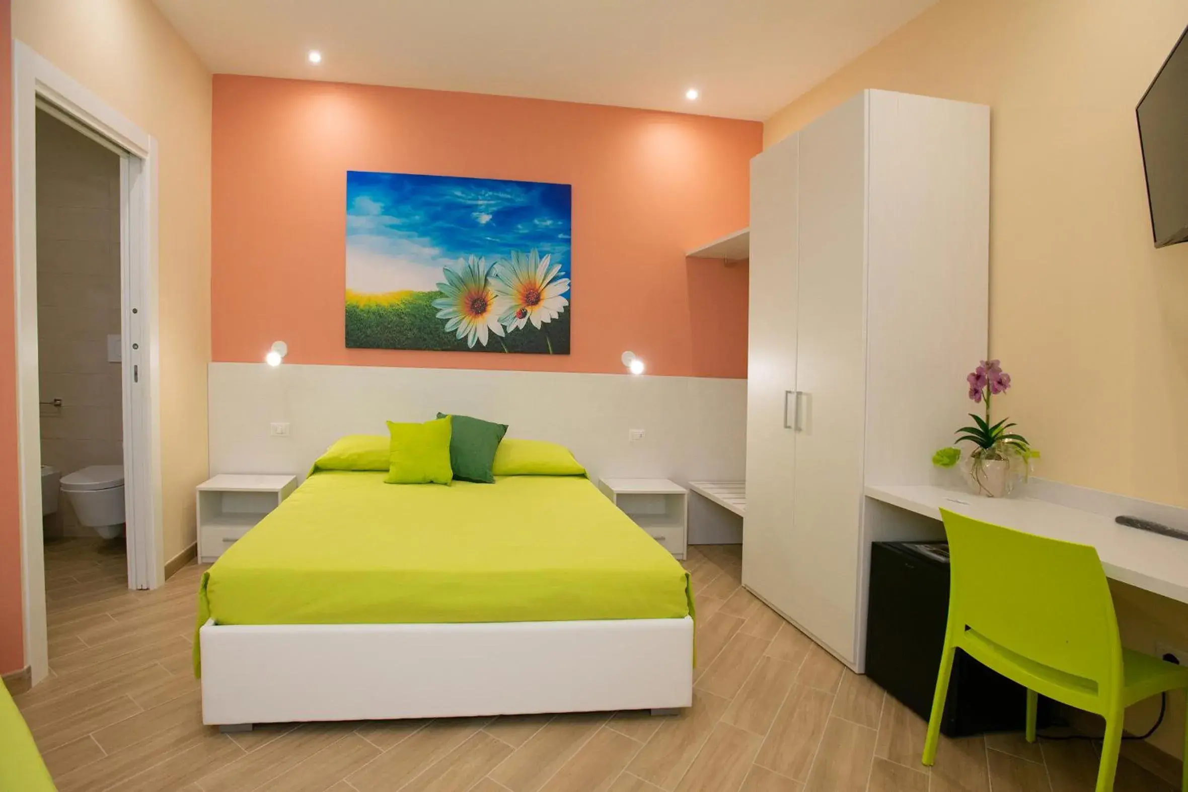 Comfort Triple Room with Shower - single occupancy in b&b Rita, nel cuore del Salento Comfort Triple Room with Shower - single occupancy in b&b Rita, nel cuore del Salento