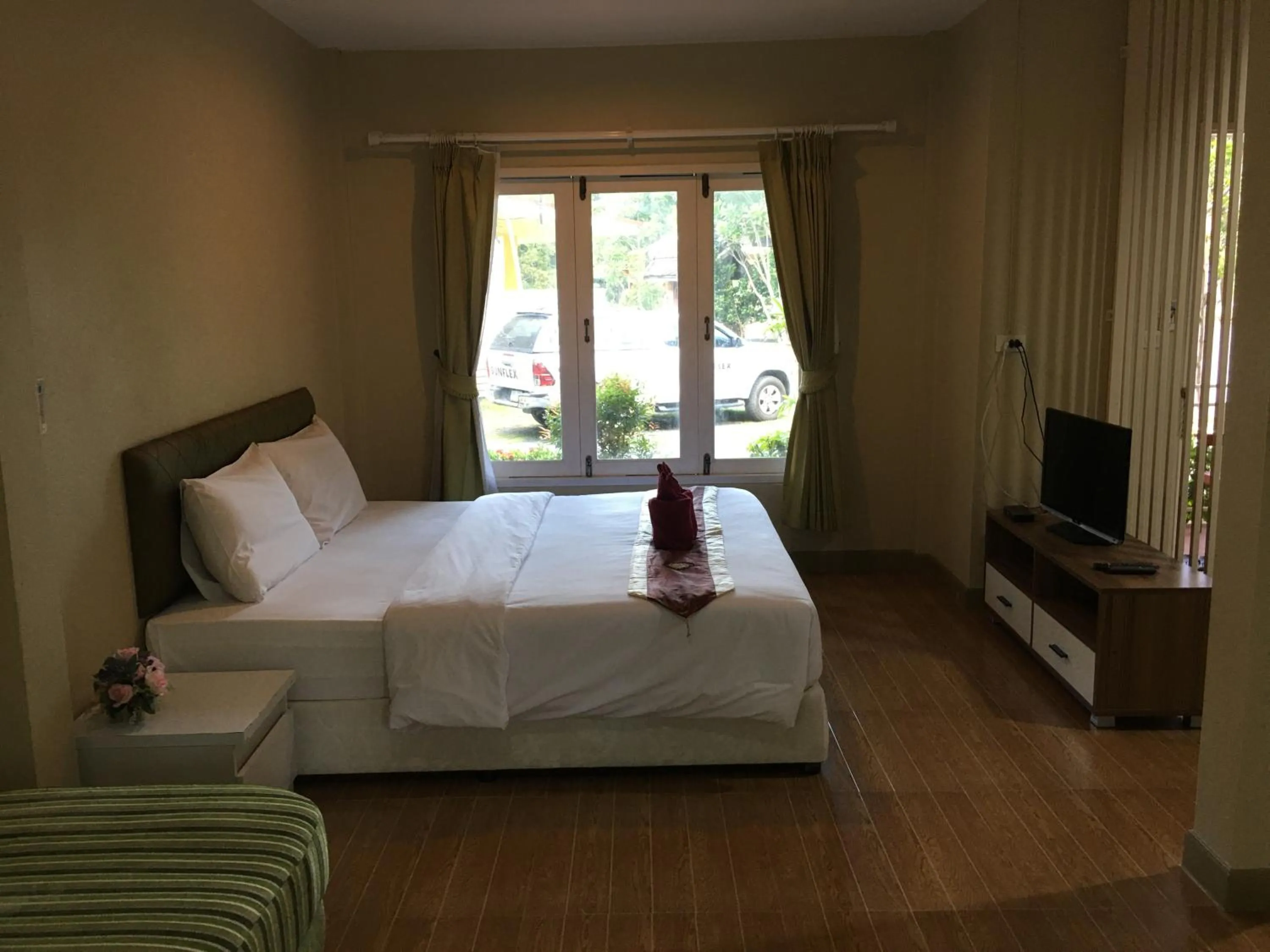 Bed in Siriburi Resort