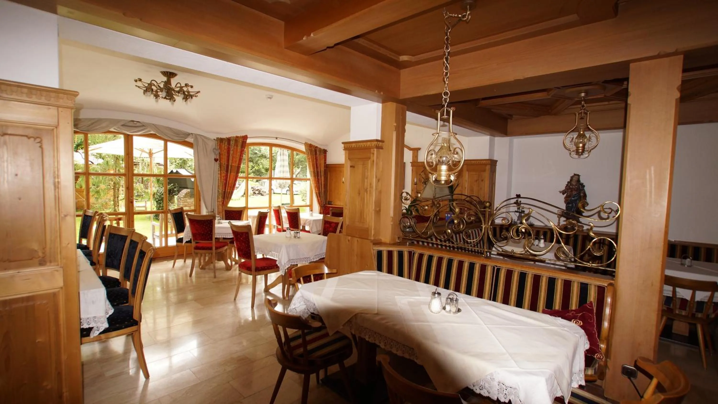 Restaurant/places to eat in Hotel Garni Obermair
