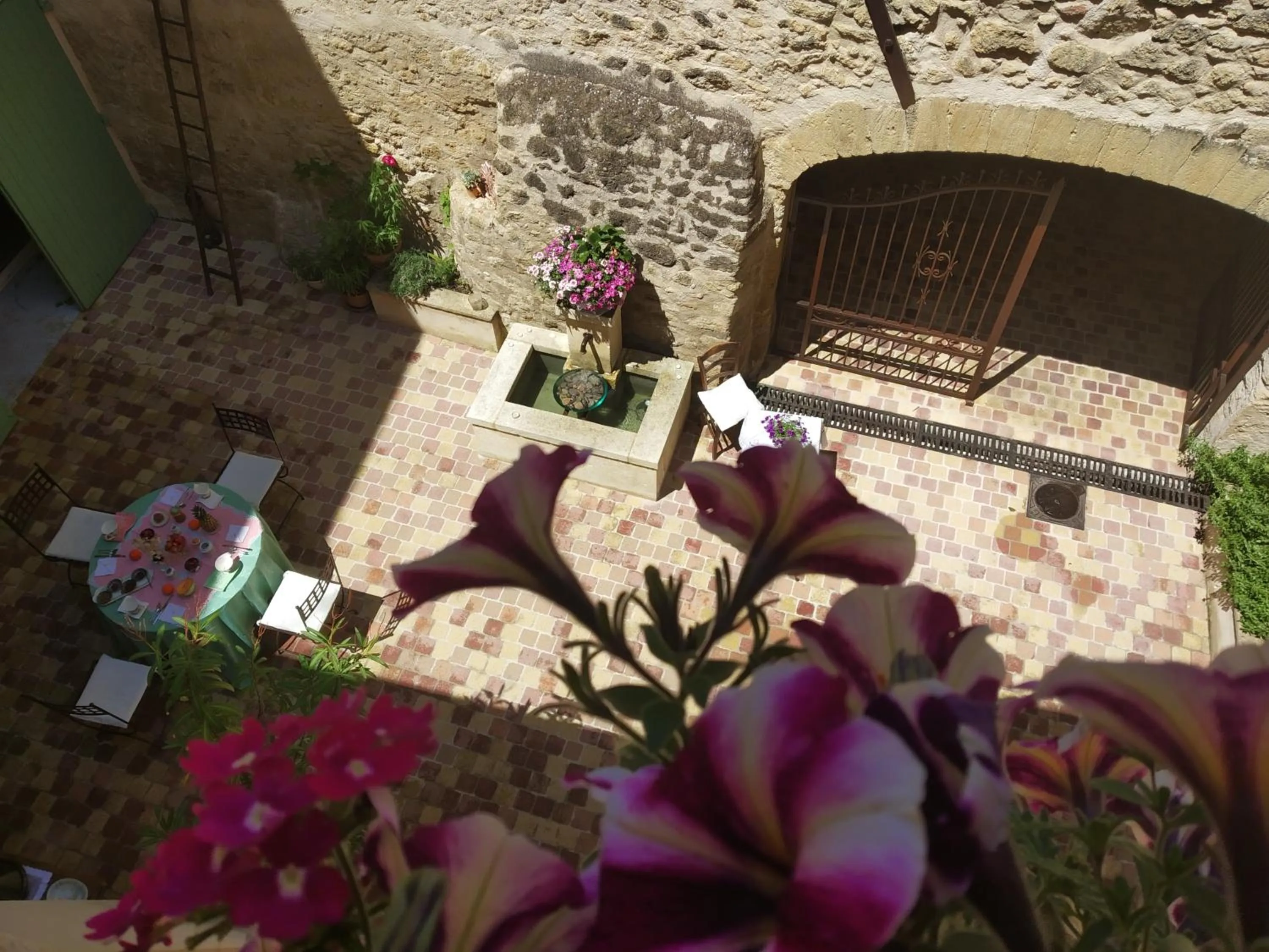 Patio in Le Térébinthe B&B