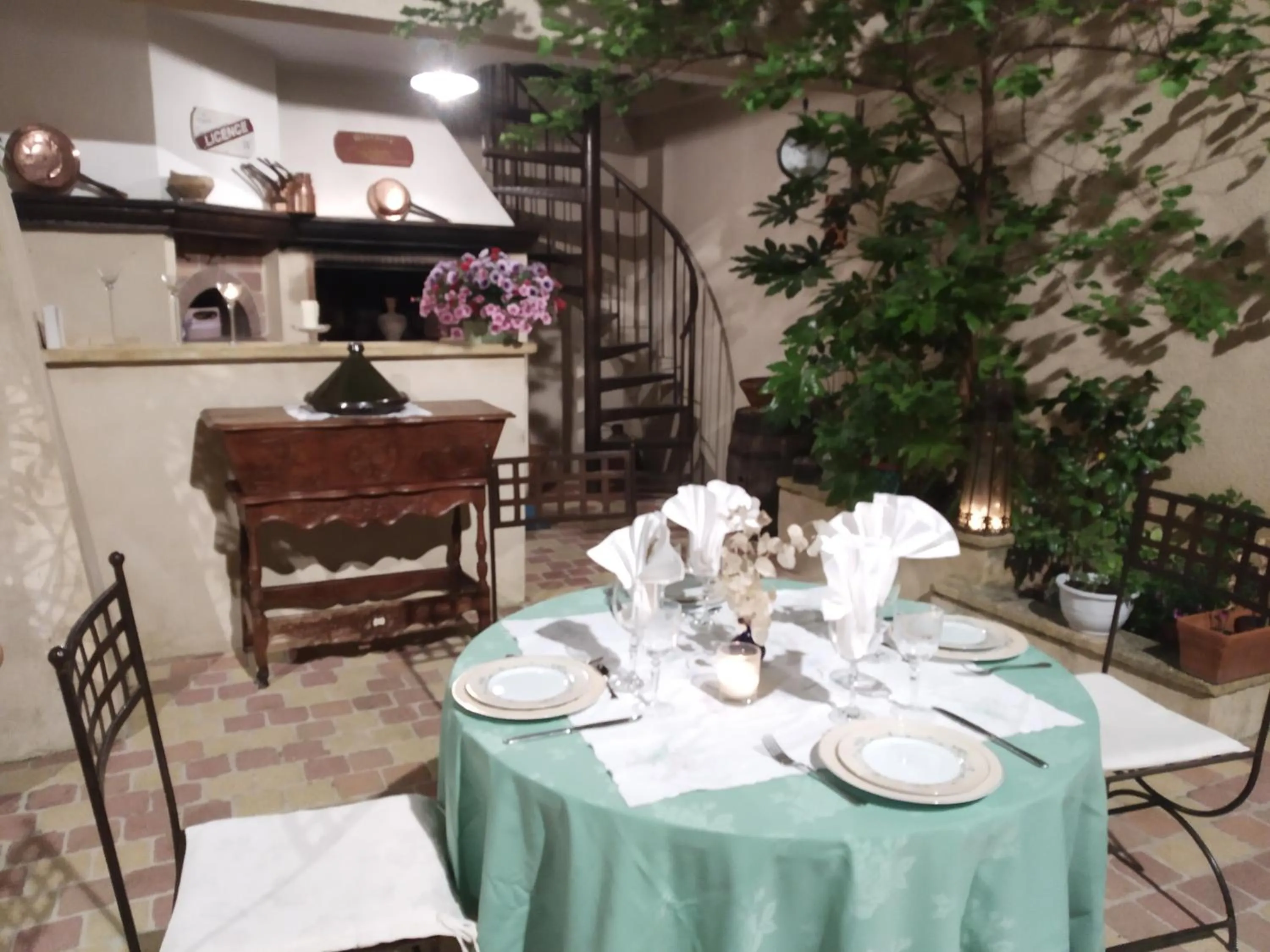 Patio in Le Térébinthe B&B