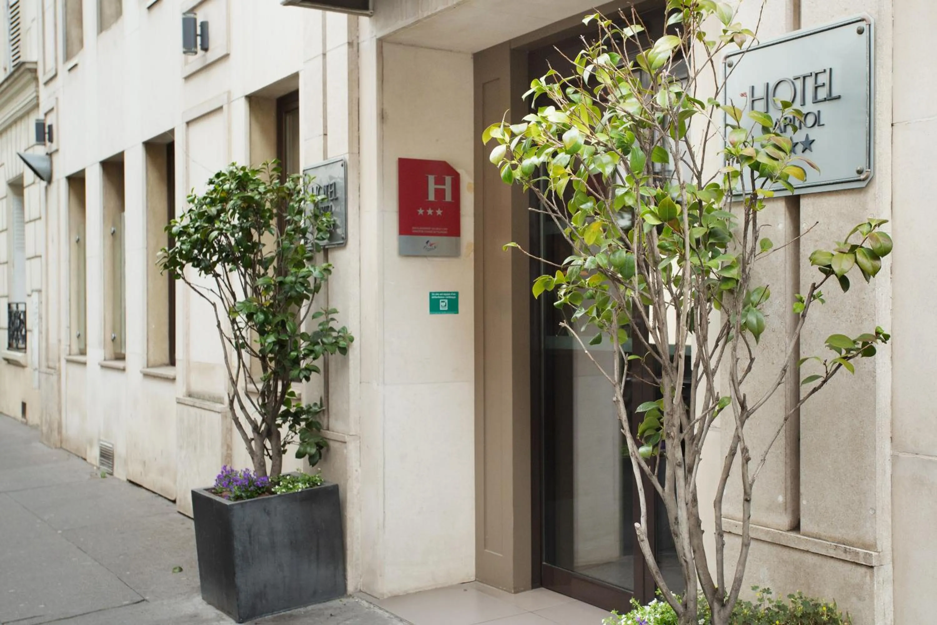 Facade/entrance in Hotel Eiffel Capitol