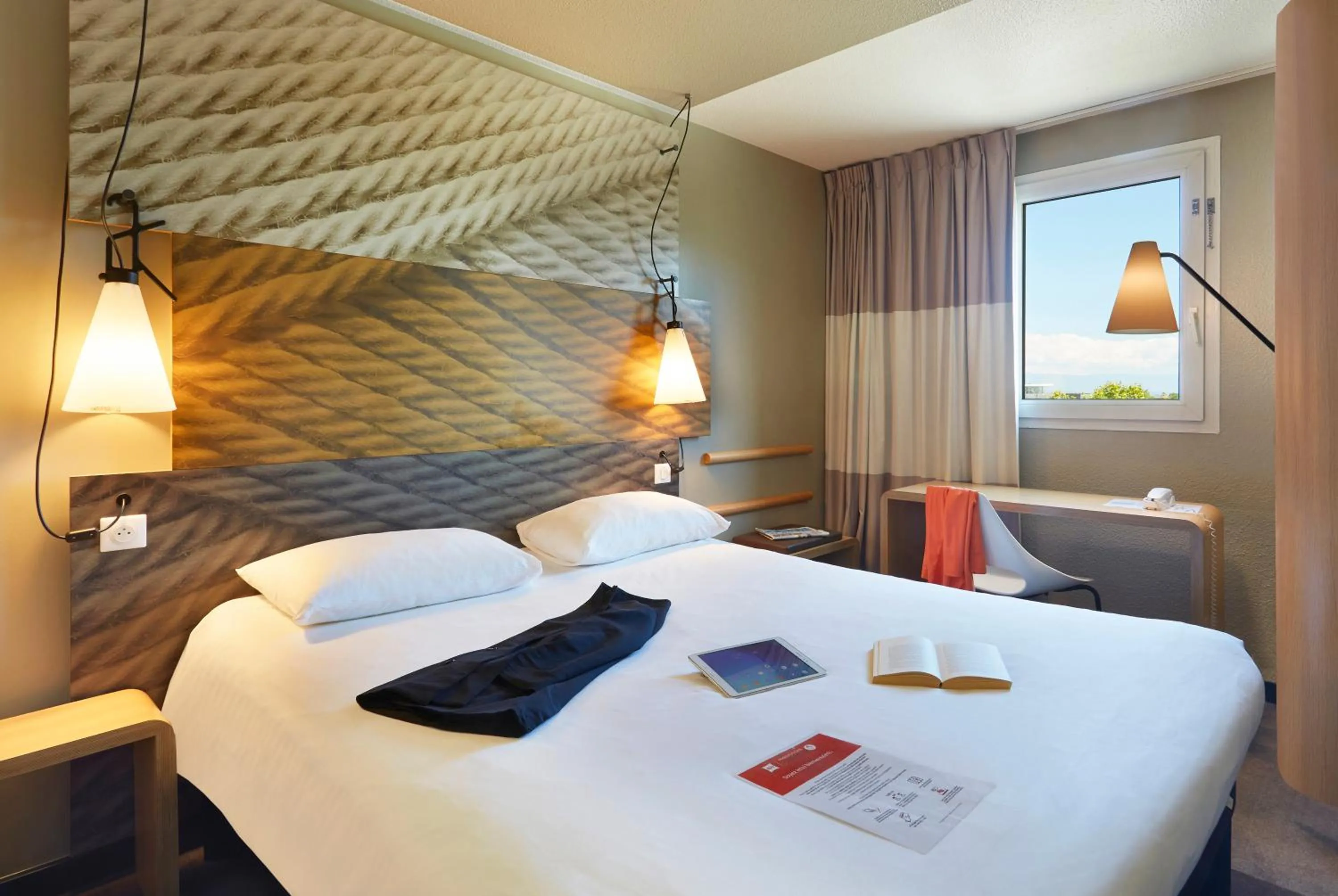 Bed in ibis Archamps Porte de Genève