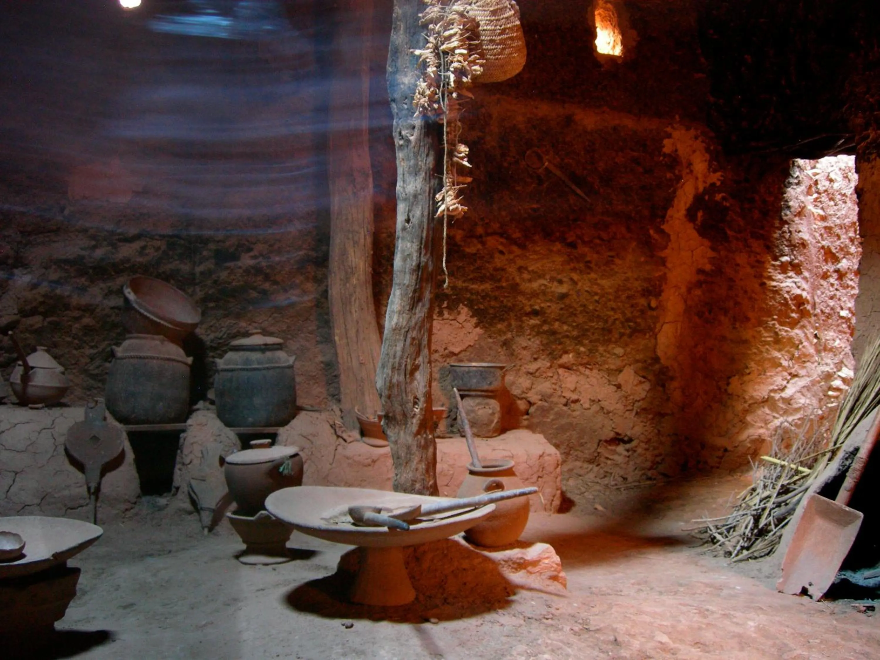 Library in Maison d'Hôtes Nouflla