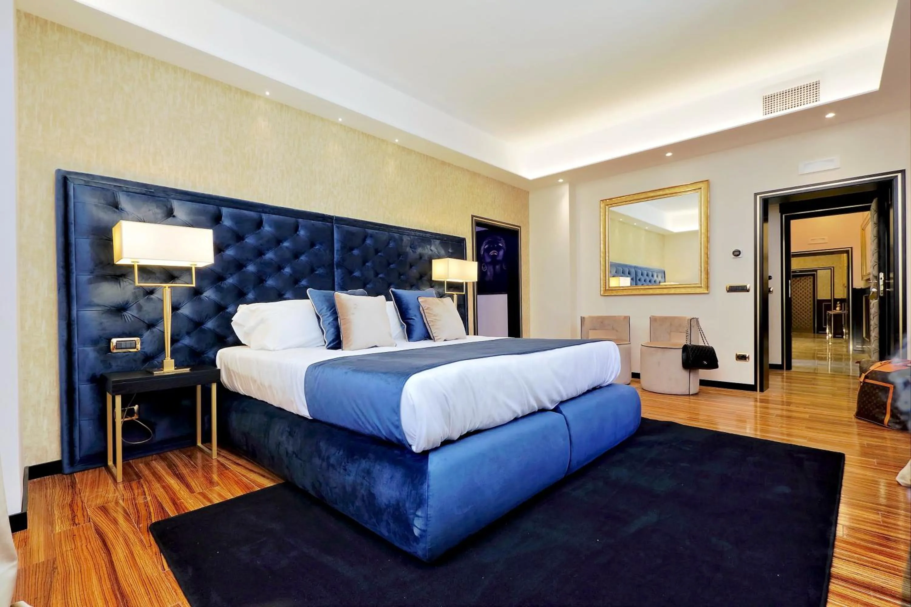 Photo of the whole room, Bed in Spanish Diamond Luxury Suites & Jacuzzi