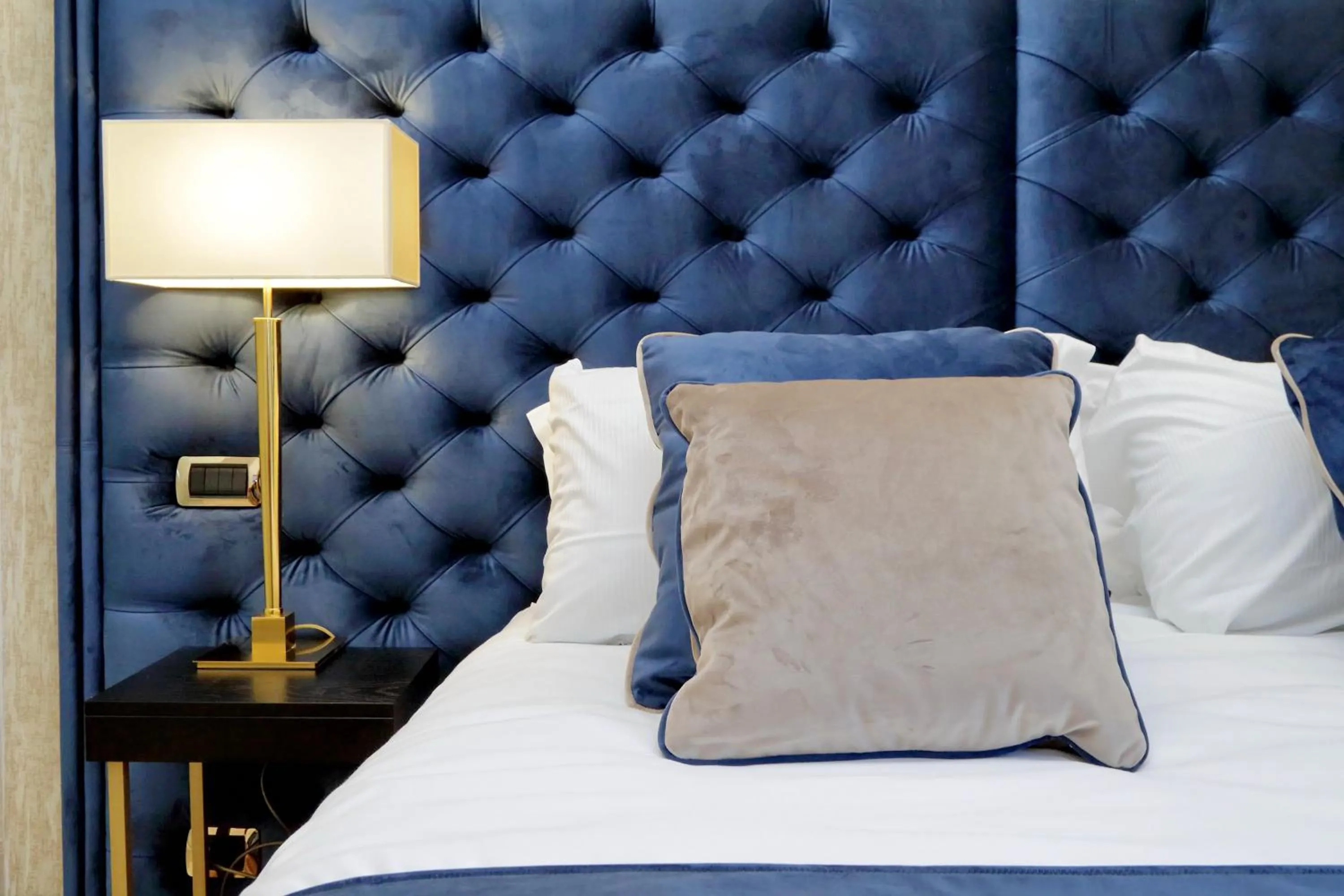 Photo of the whole room, Bed in Spanish Diamond Luxury Suites & Jacuzzi