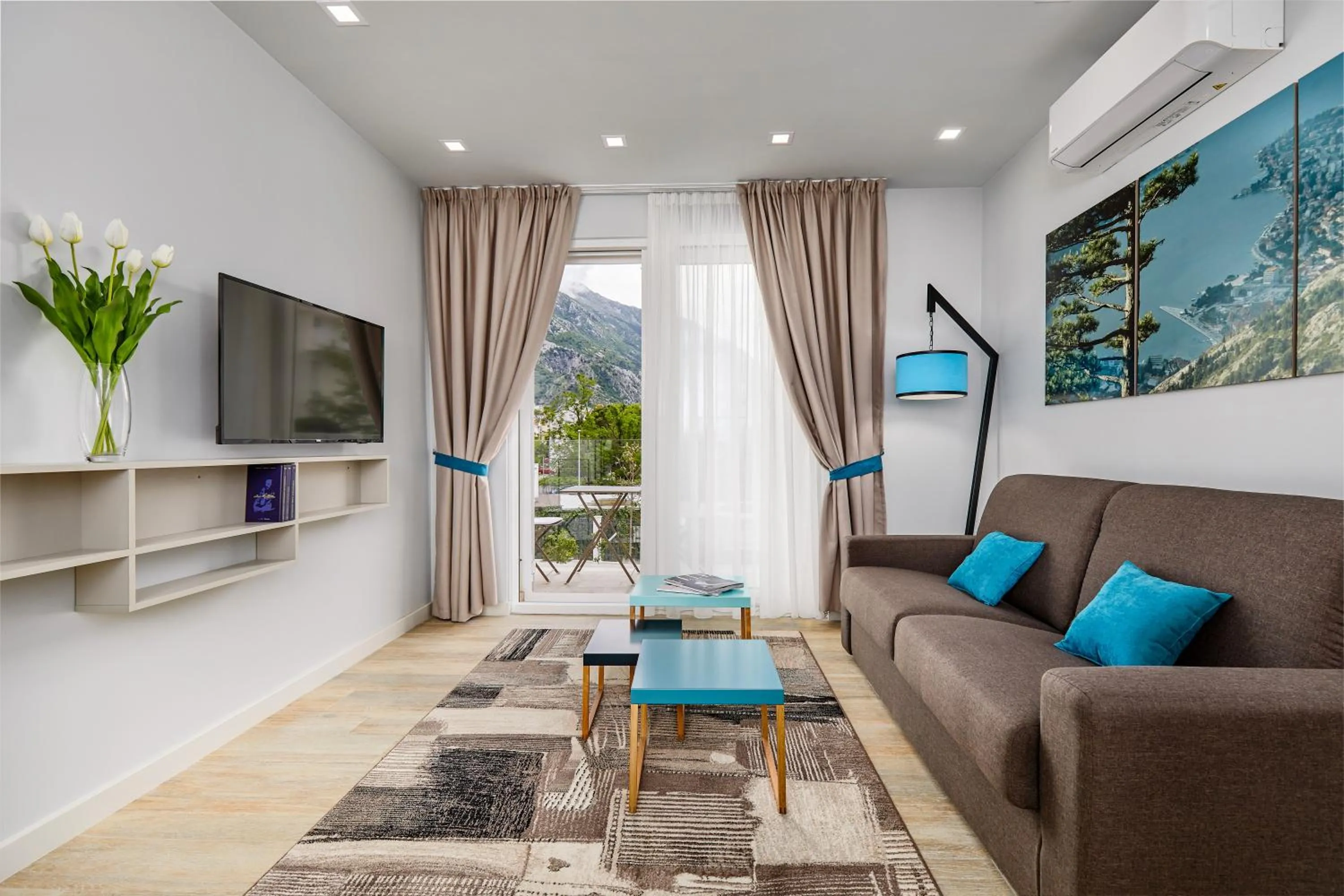 Communal lounge/ TV room in MAISON W