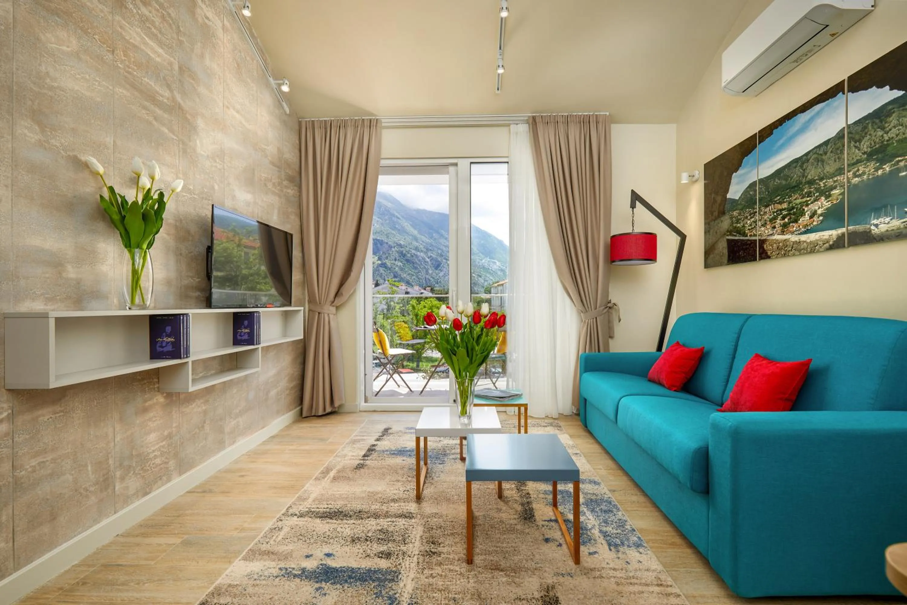 Natural landscape in MAISON W