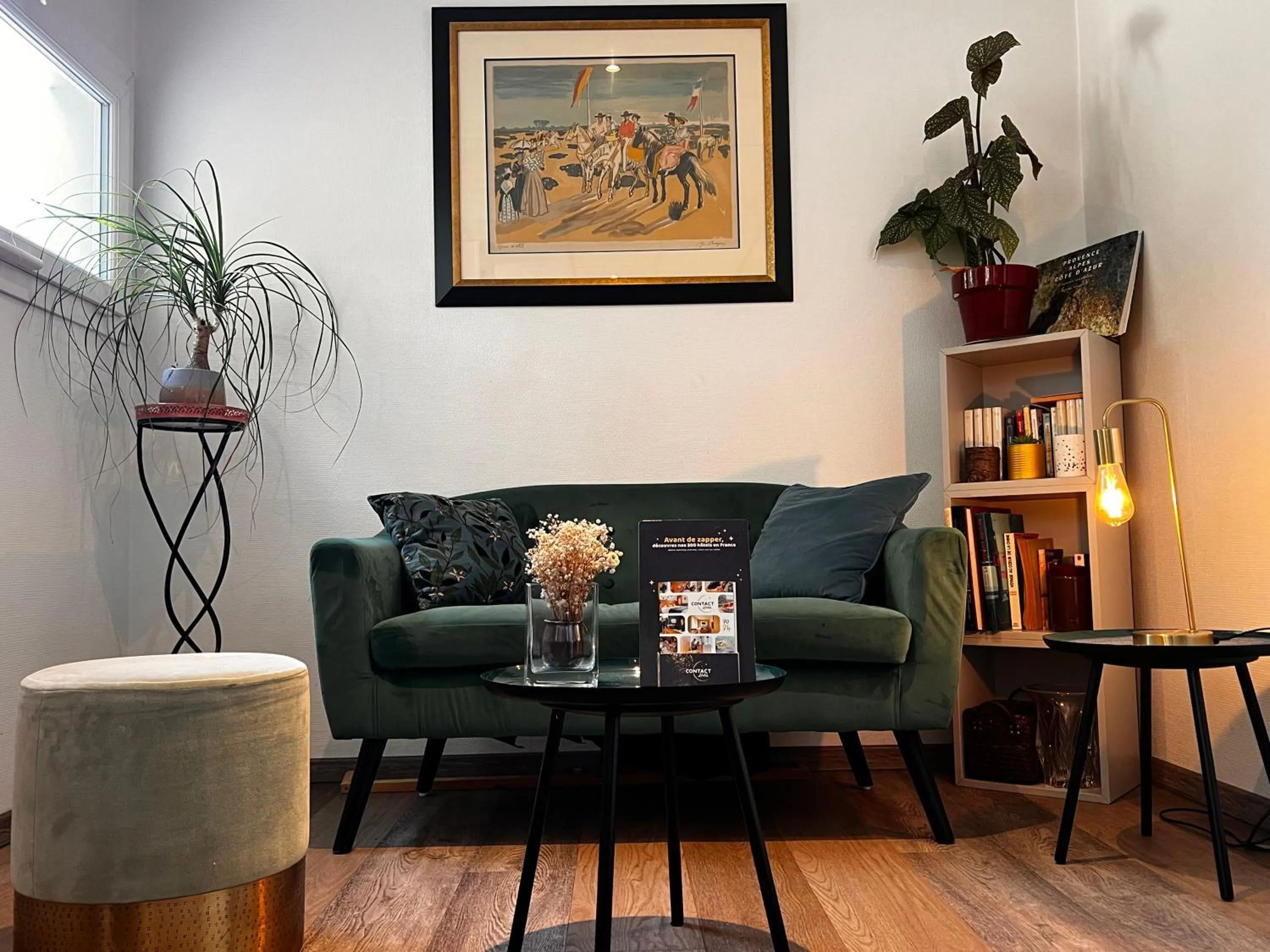 Living room in Contact Hôtel Marseille Aubagne