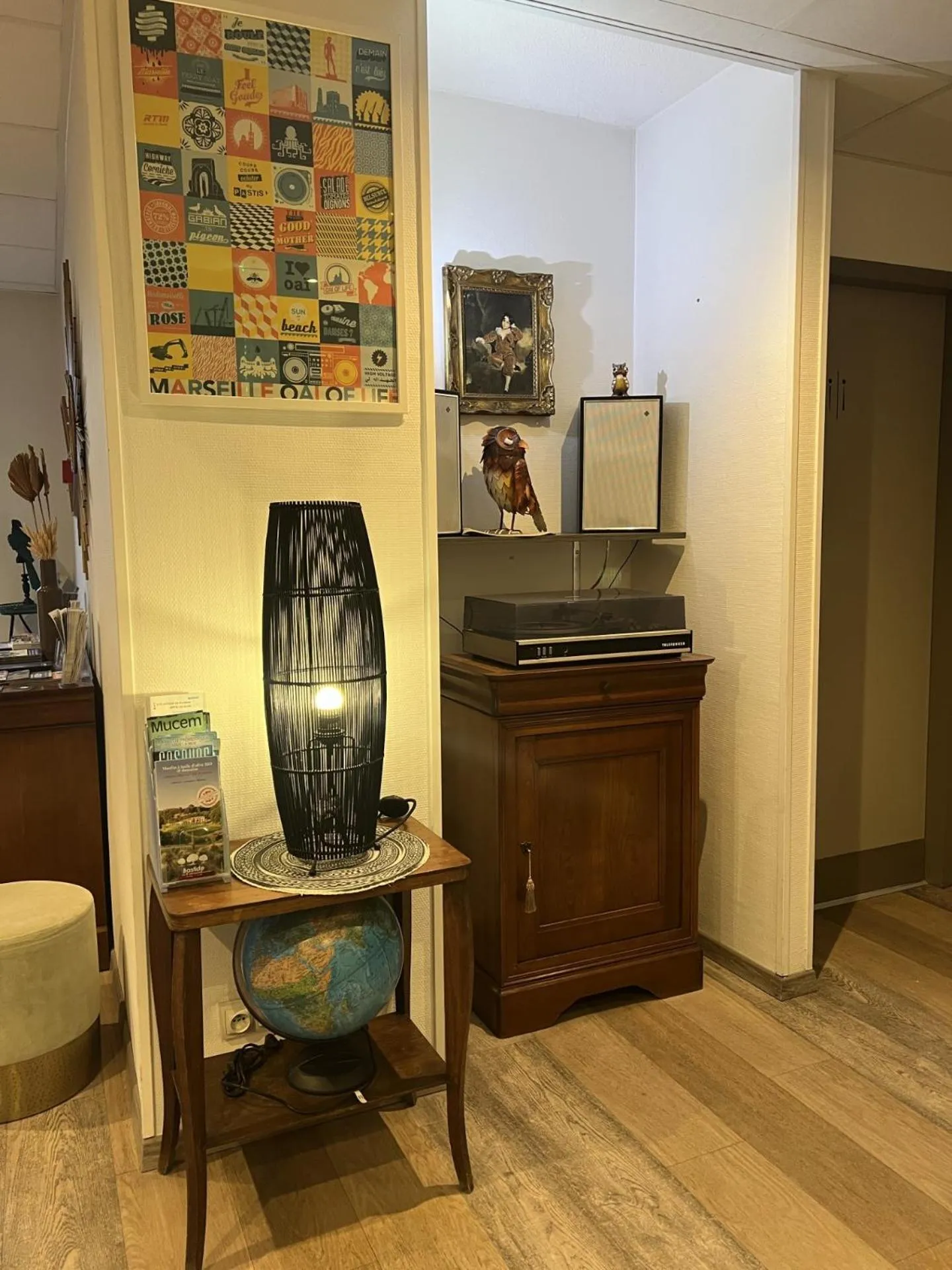 Lobby or reception in Contact Hôtel Marseille Aubagne