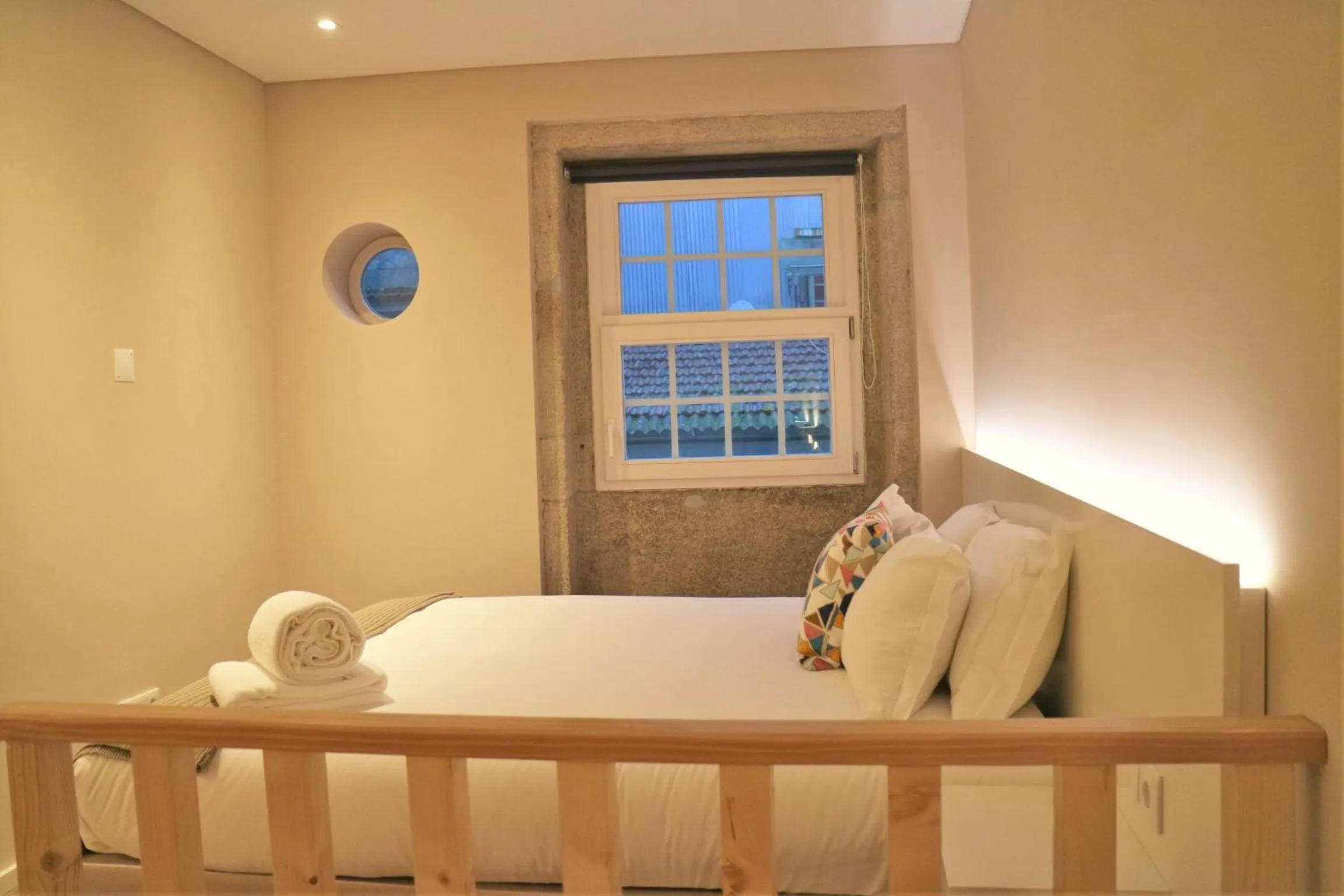 Decorative detail, Bed in PipaD'oro by YoursPorto