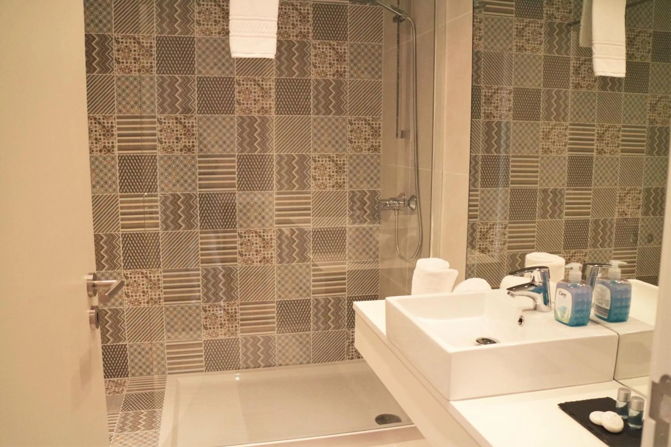 Toilet in PipaD'oro by YoursPorto