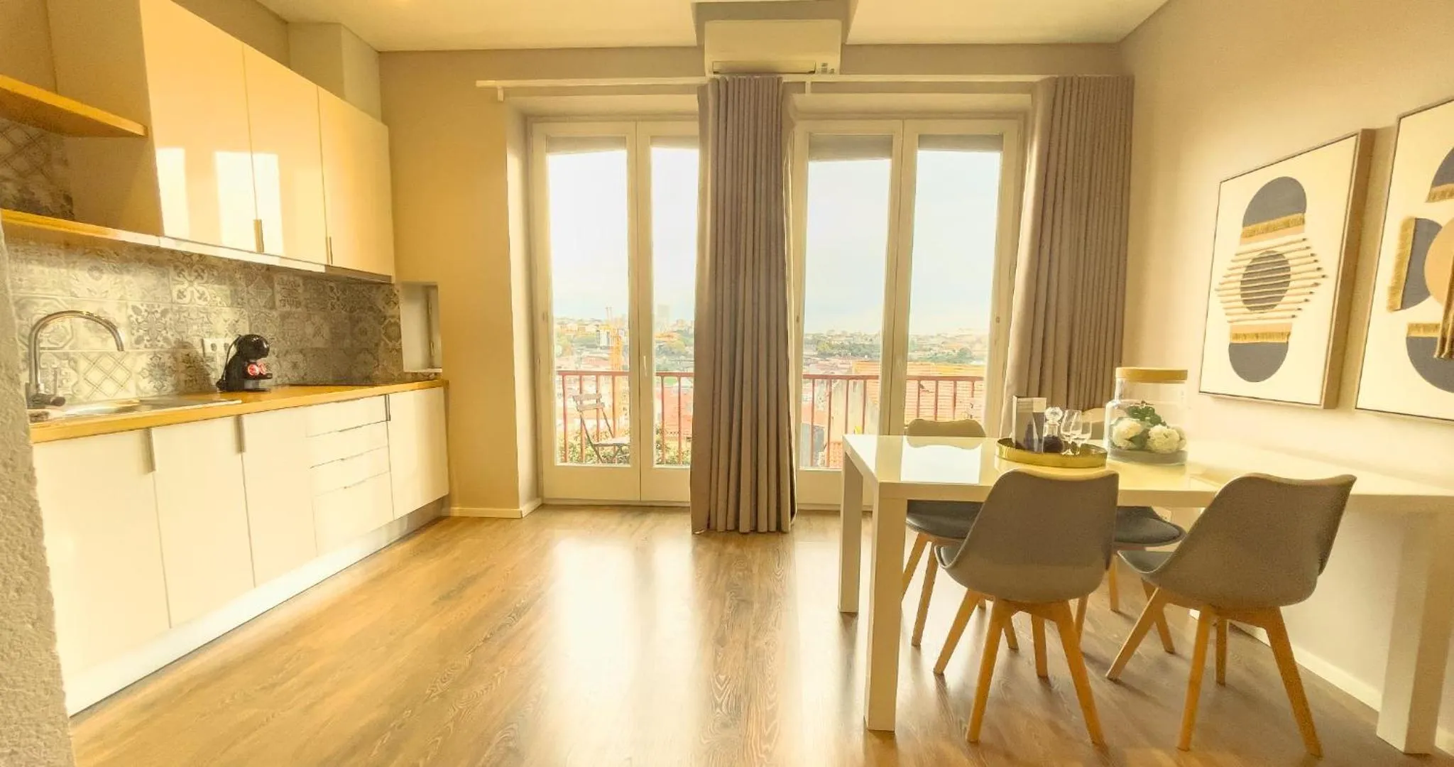 Dining area in PipaD'oro by YoursPorto