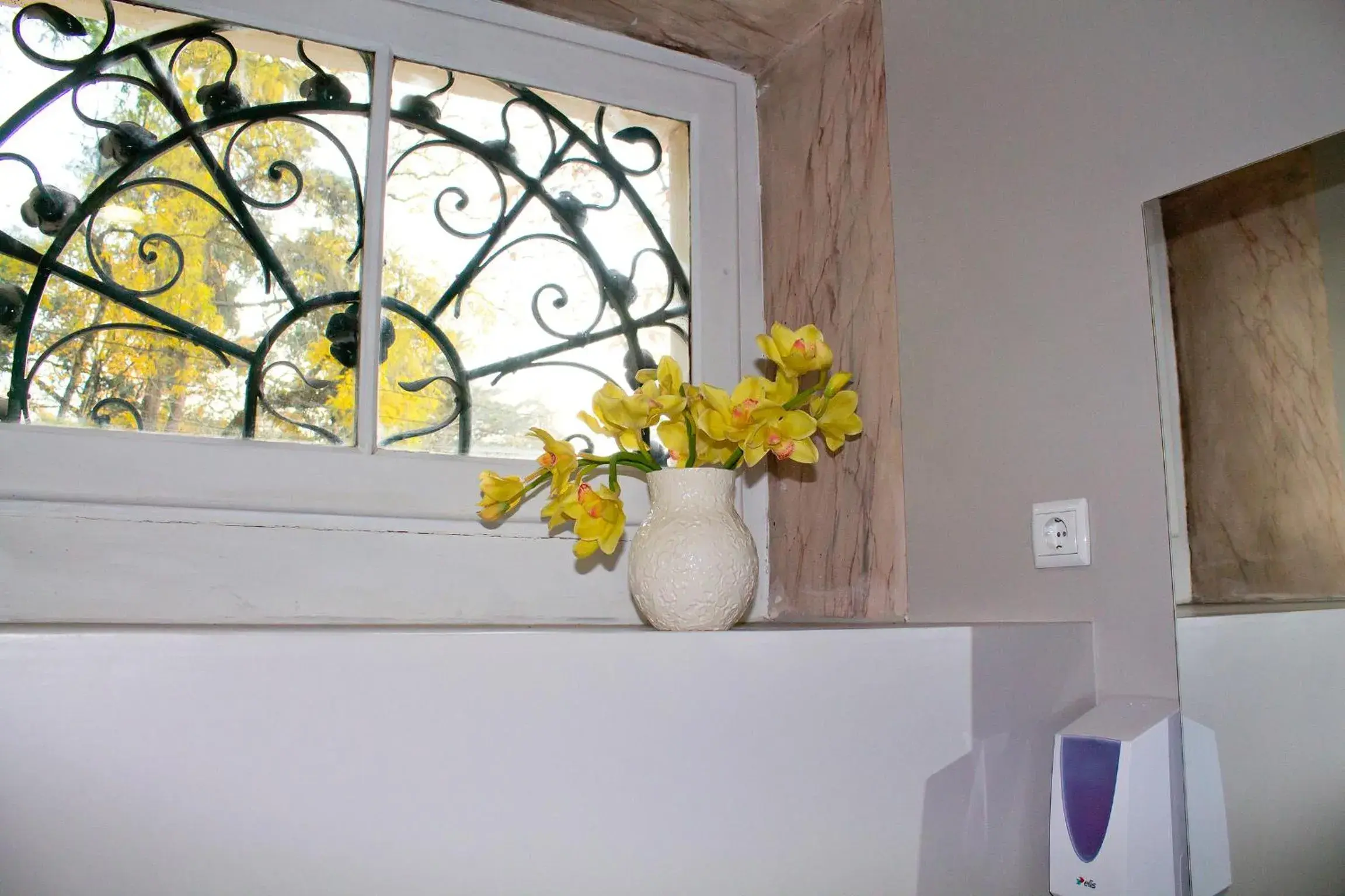 Double Room with Private Bathroom in WW Hostel & Suites Double Room with Private Bathroom in WW Hostel & Suites