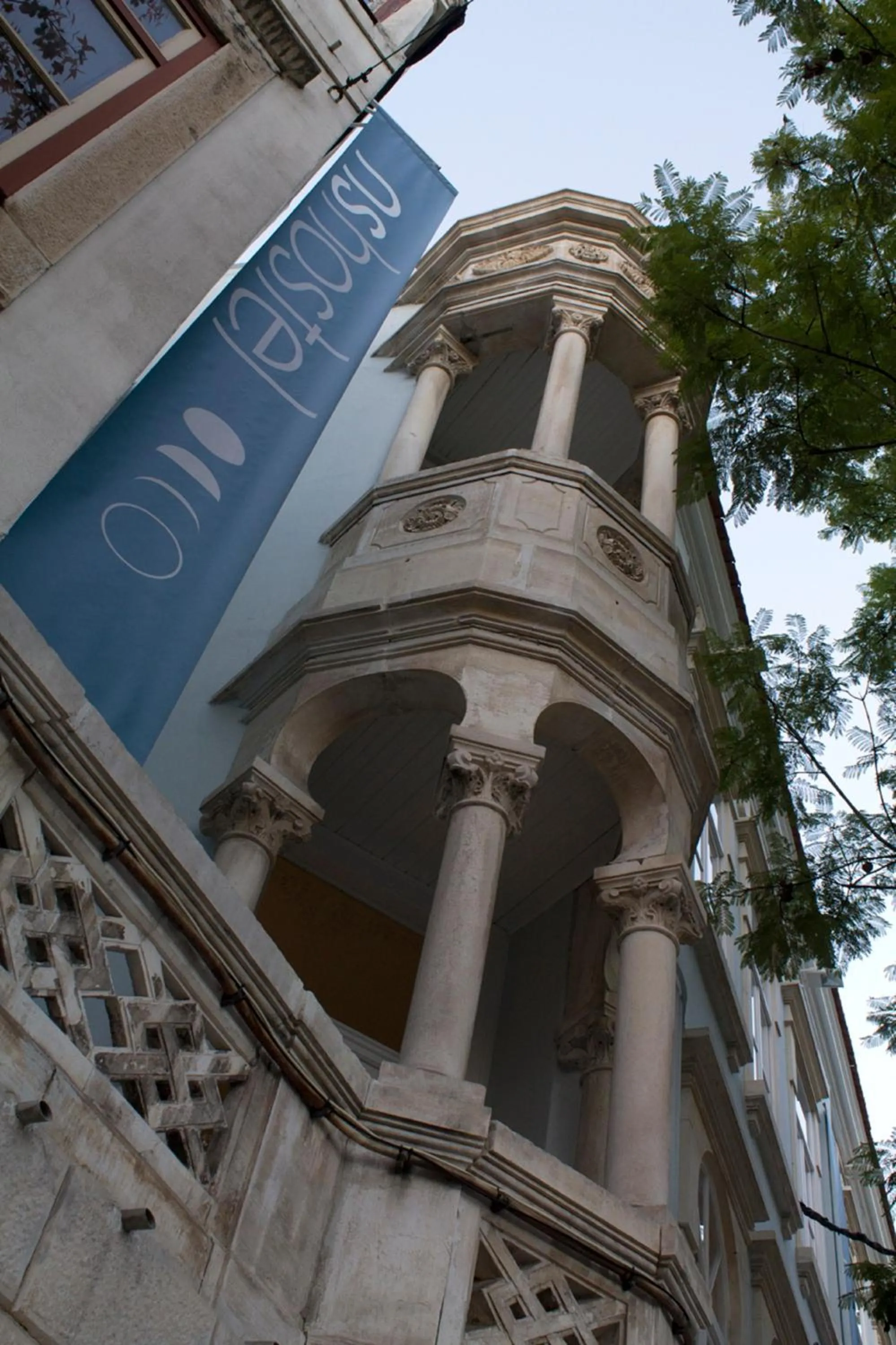 Facade/entrance in WW Hostel & Suites