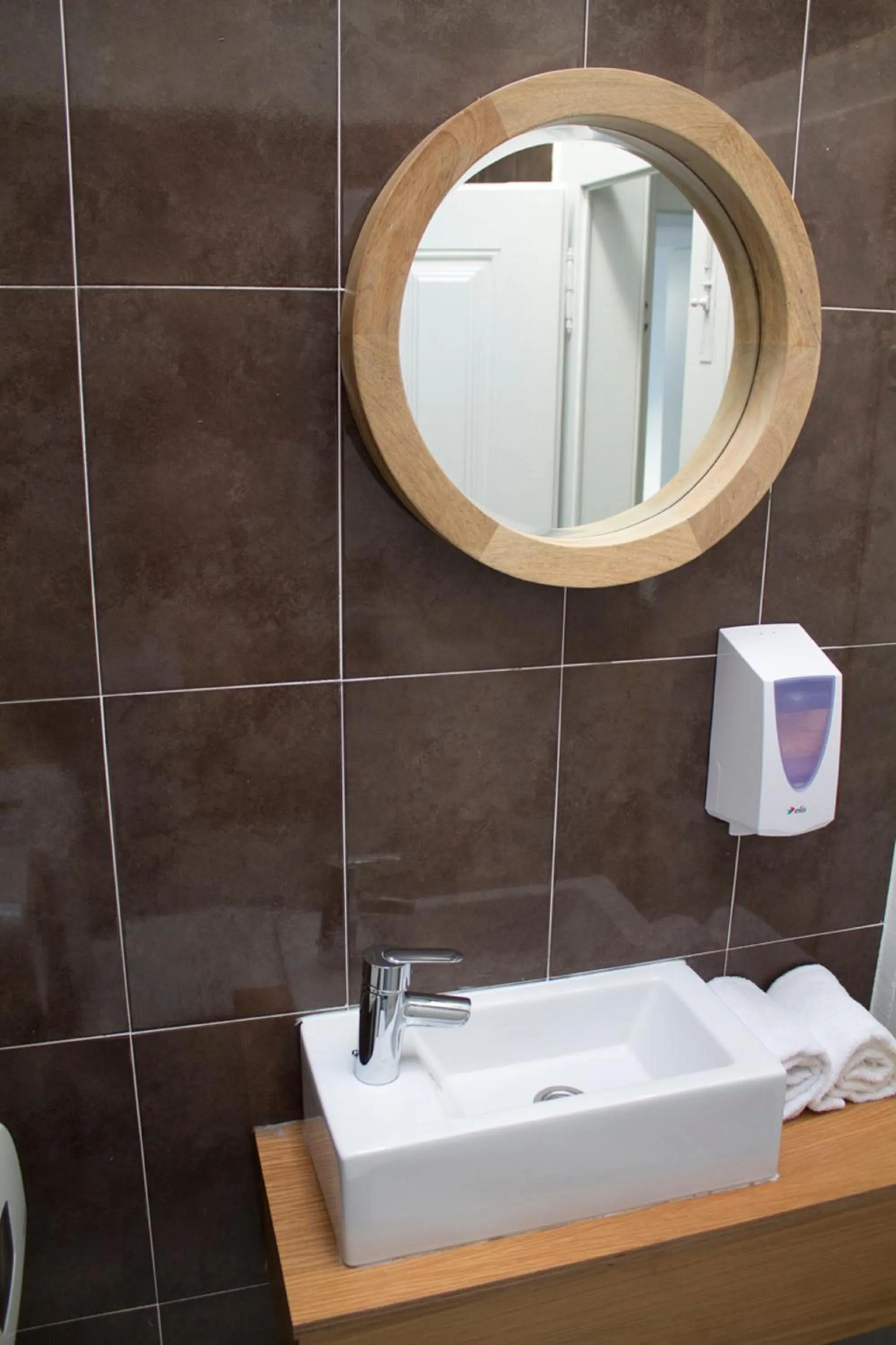 Bathroom in WW Hostel & Suites